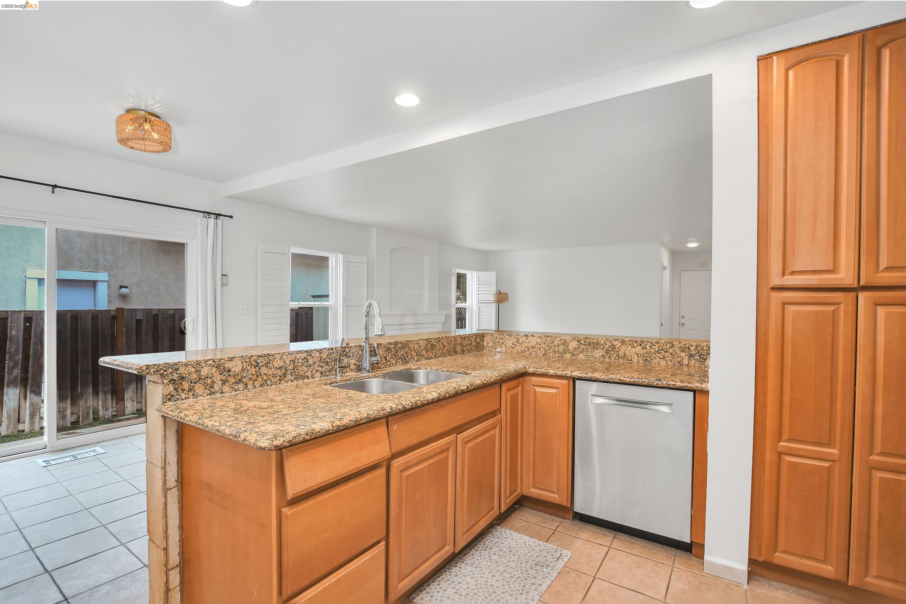 Detail Gallery Image 12 of 50 For 5460 Azure Ct, Discovery Bay,  CA 94505 - 4 Beds | 3 Baths