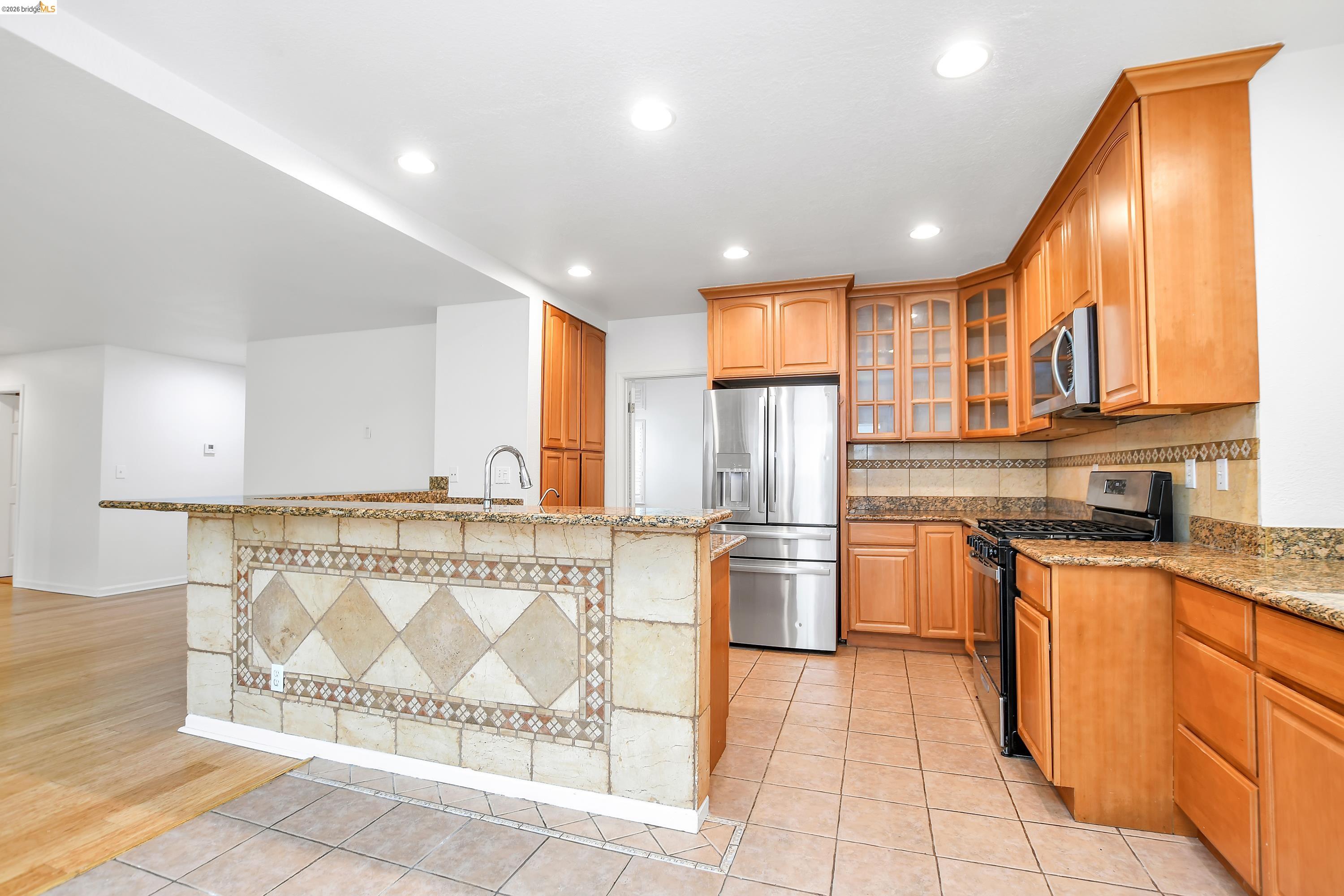 Detail Gallery Image 9 of 50 For 5460 Azure Ct, Discovery Bay,  CA 94505 - 4 Beds | 3 Baths