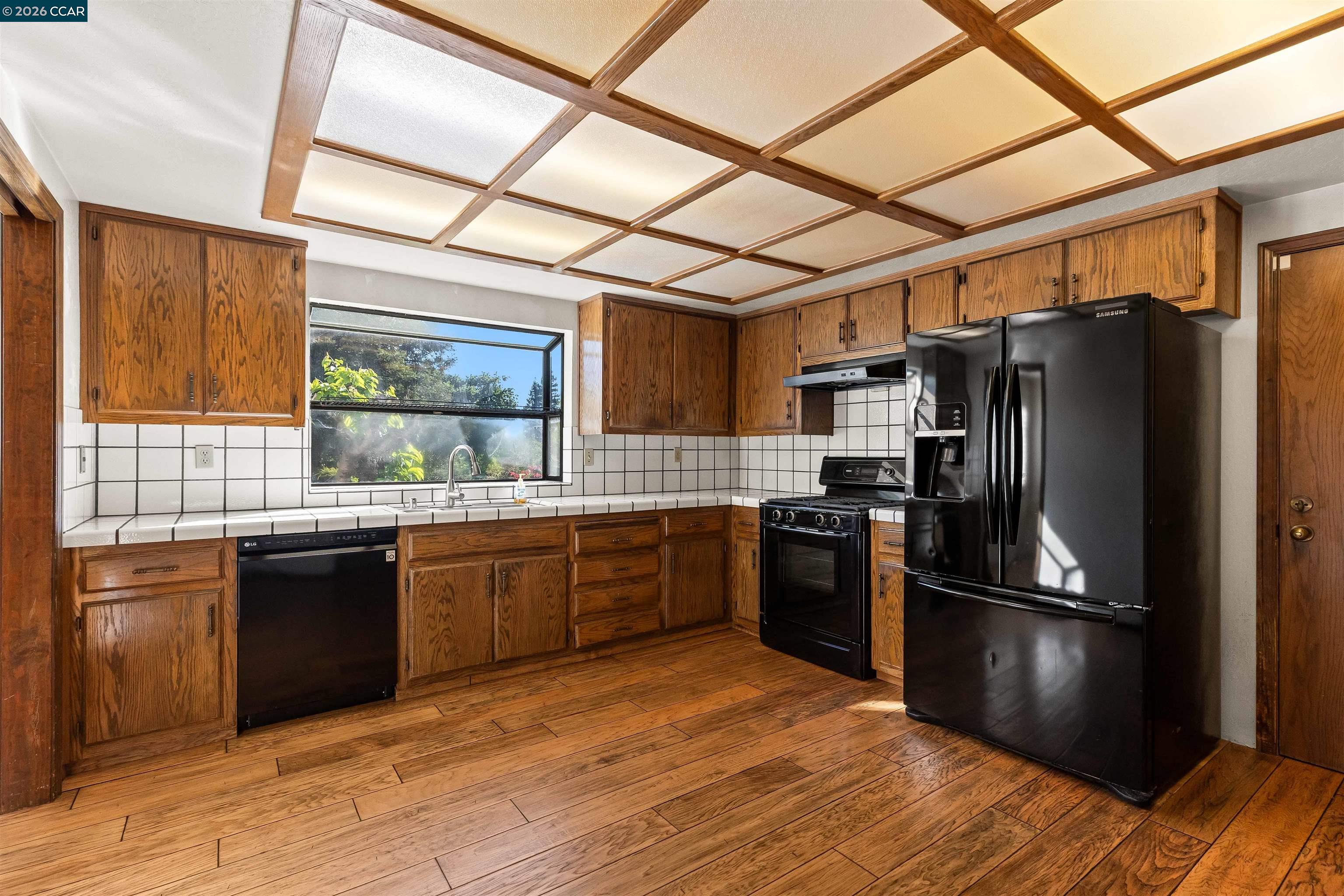 Photo #8: 41129709 Listing: Photo #8