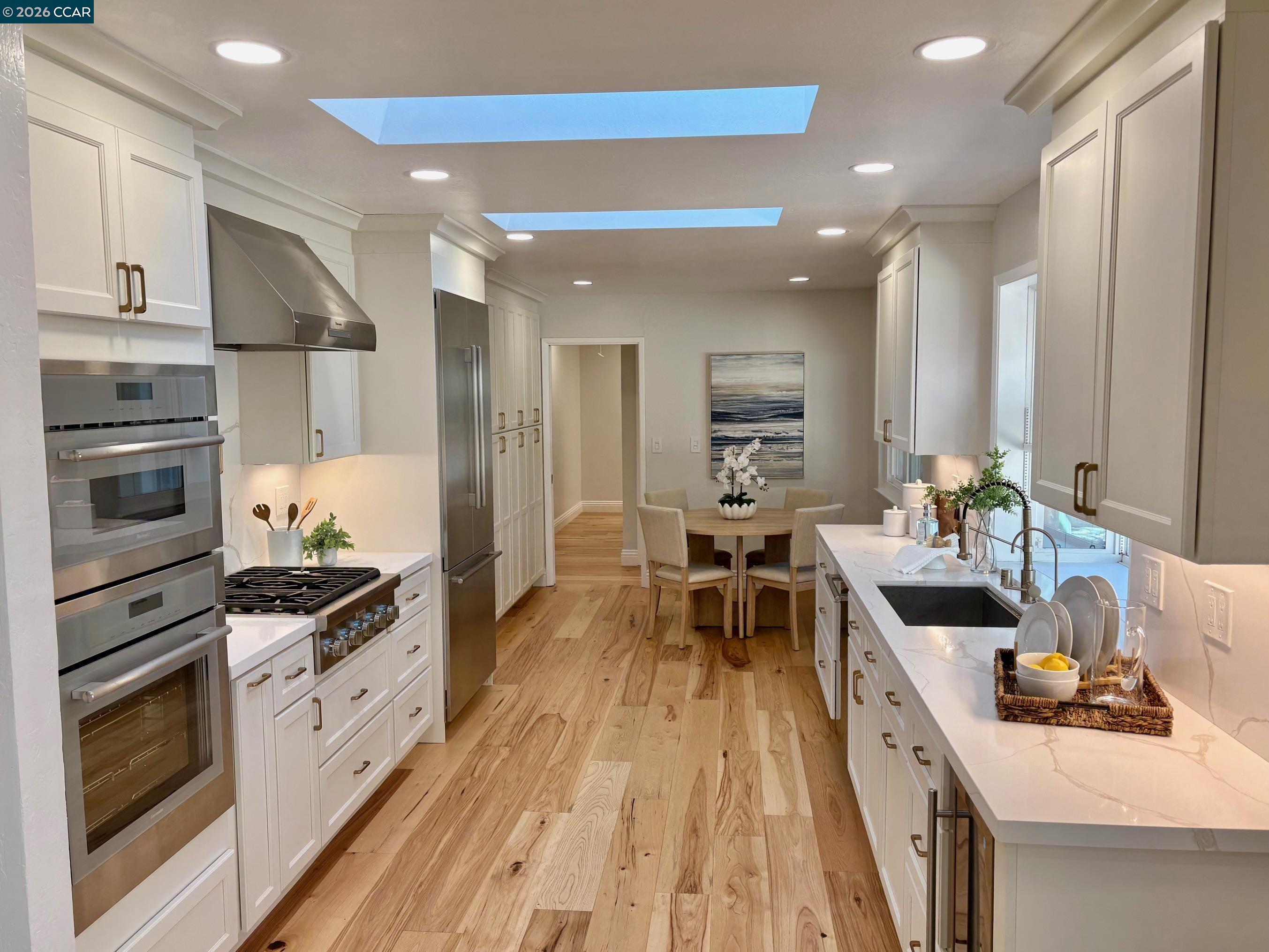 Detail Gallery Image 3 of 19 For 3374 Whitehaven Drive, Walnut Creek,  CA 94598 - 4 Beds | 2/1 Baths