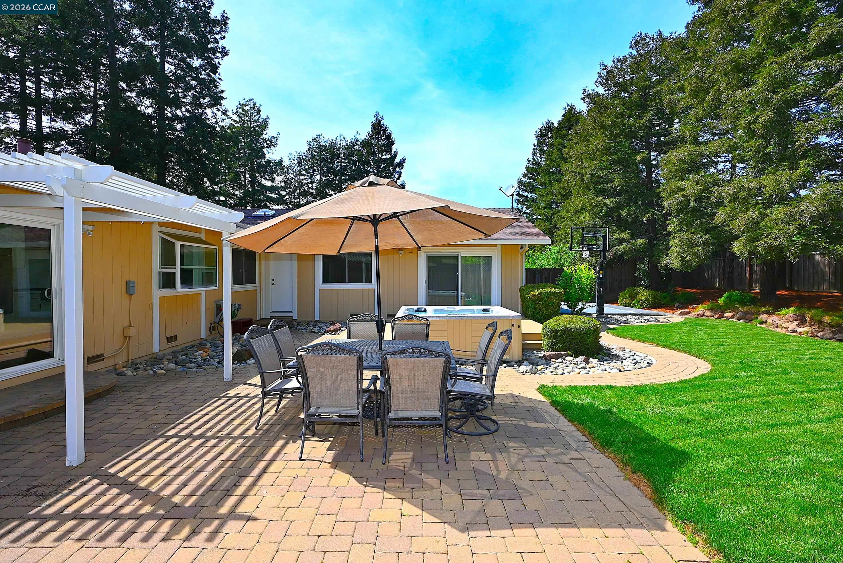 Detail Gallery Image 10 of 19 For 3374 Whitehaven Drive, Walnut Creek,  CA 94598 - 4 Beds | 2/1 Baths