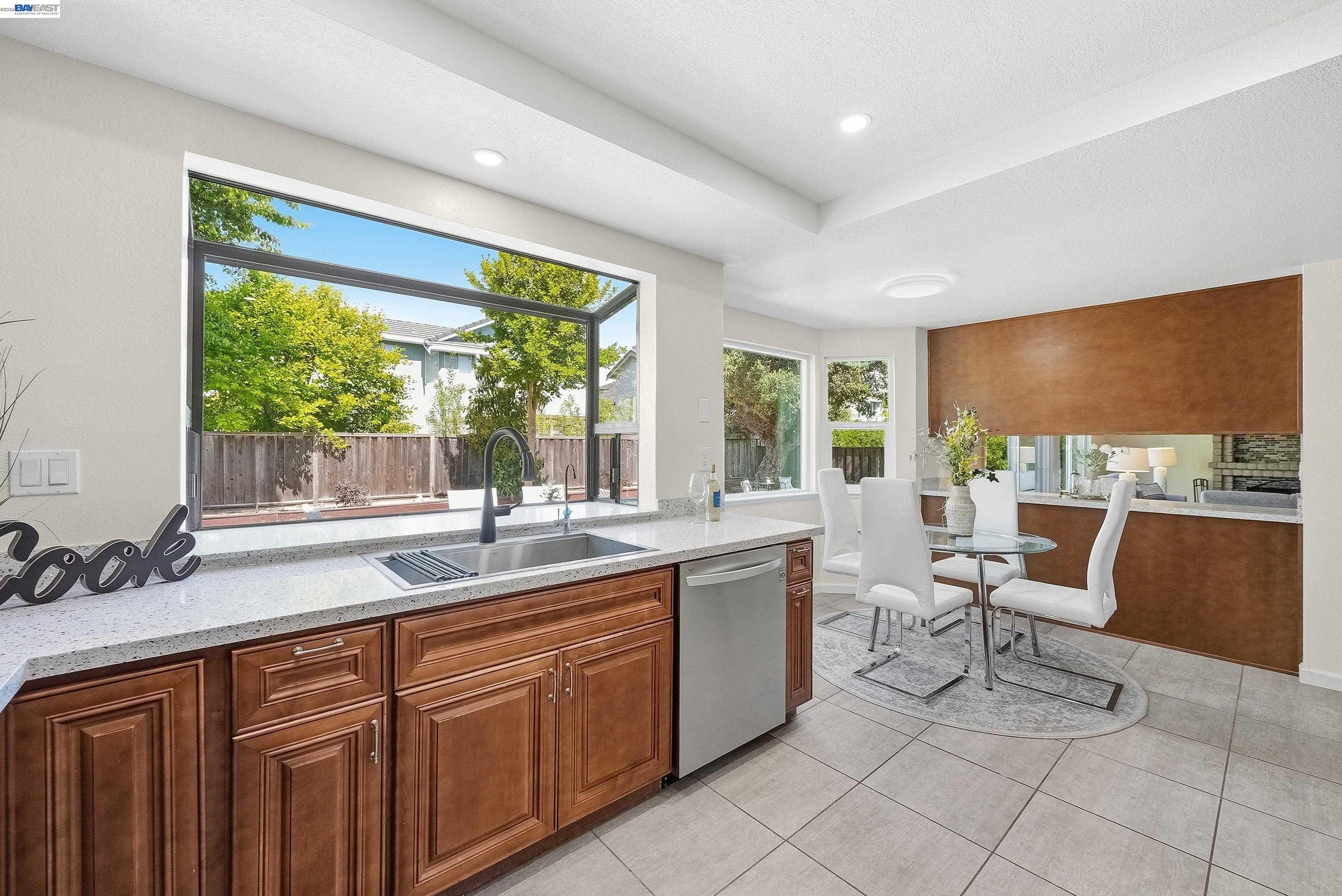 Detail Gallery Image 17 of 60 For 33646 Whimbrel Rd, Fremont,  CA 94555 - 4 Beds | 3 Baths