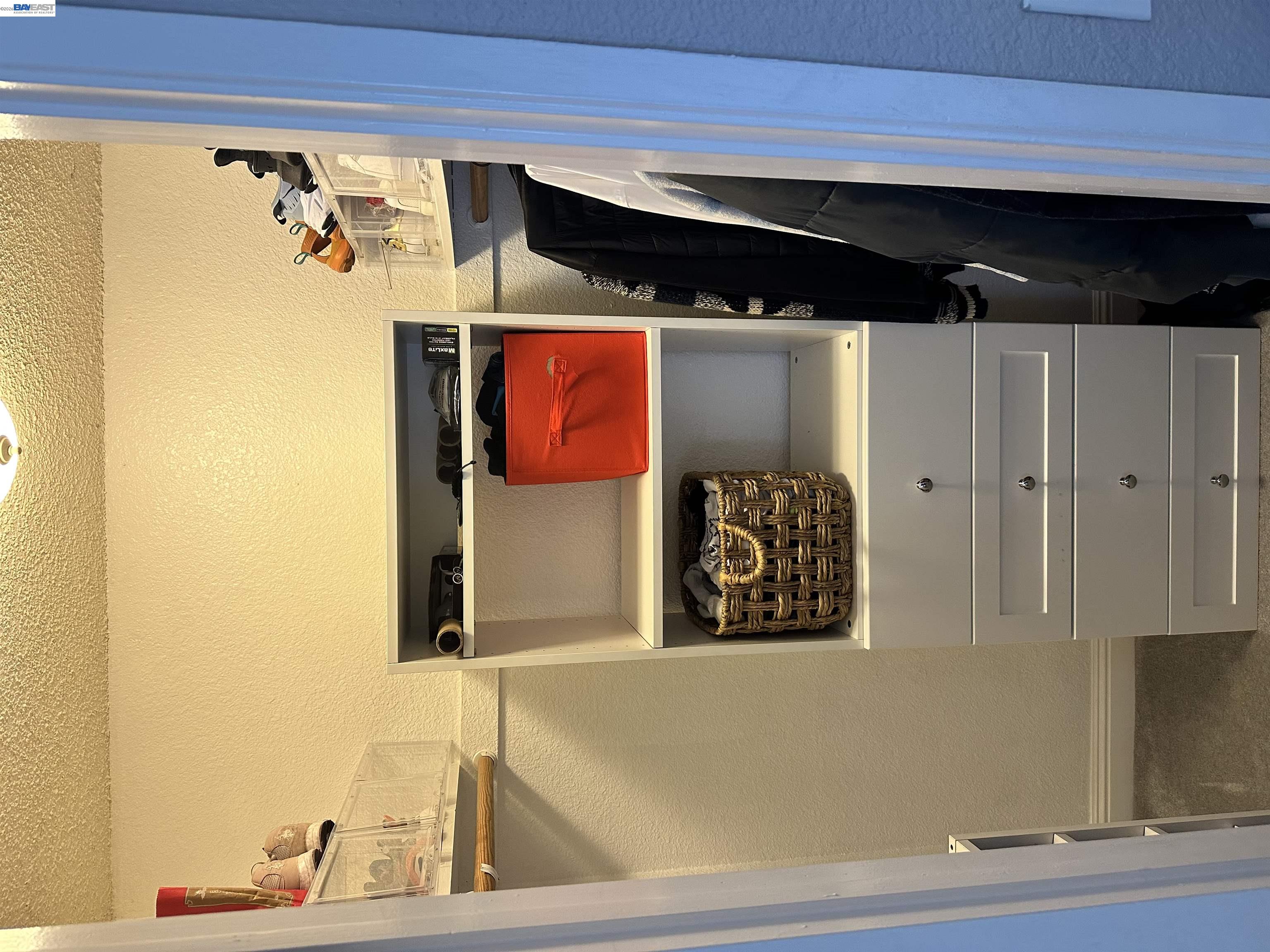 Detail Gallery Image 4 of 7 For 725 Auburn Pl #209,  Hayward,  CA 94544 - 2 Beds | 1/1 Baths