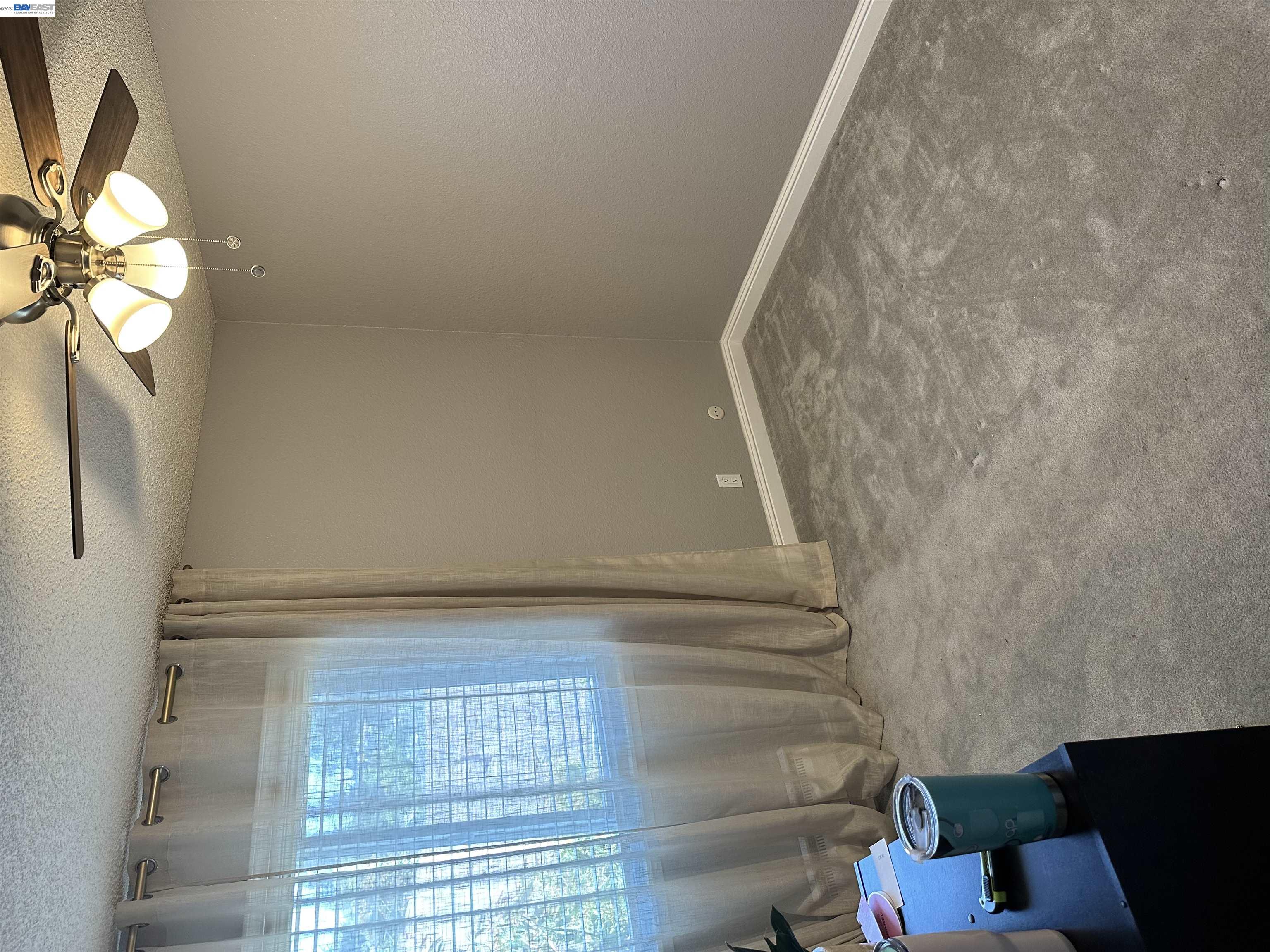 Detail Gallery Image 5 of 7 For 725 Auburn Pl #209,  Hayward,  CA 94544 - 2 Beds | 1/1 Baths