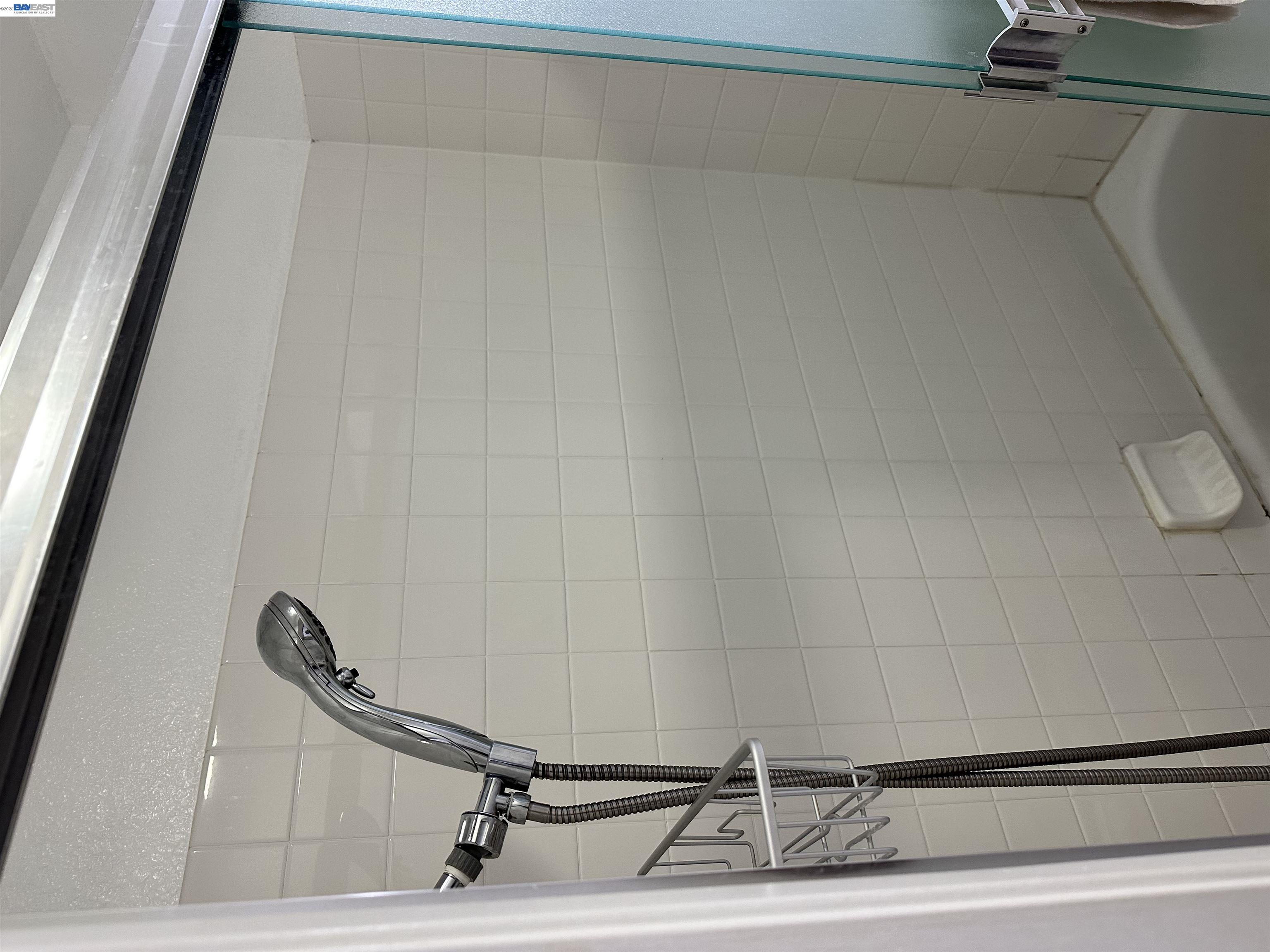 Detail Gallery Image 7 of 7 For 725 Auburn Pl #209,  Hayward,  CA 94544 - 2 Beds | 1/1 Baths