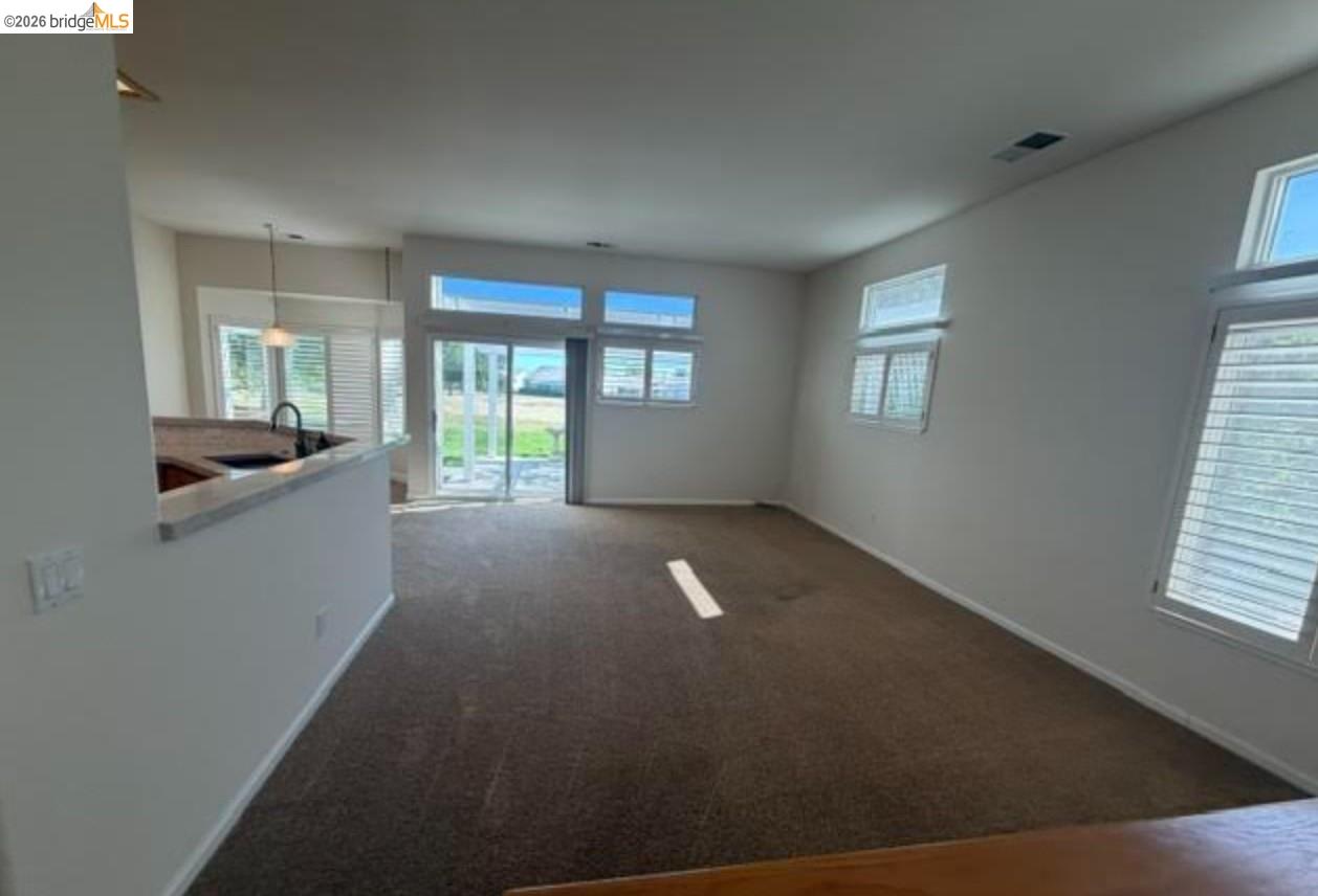 Detail Gallery Image 5 of 22 For 170 Gala Ln, Brentwood,  CA 94513 - 2 Beds | 2 Baths