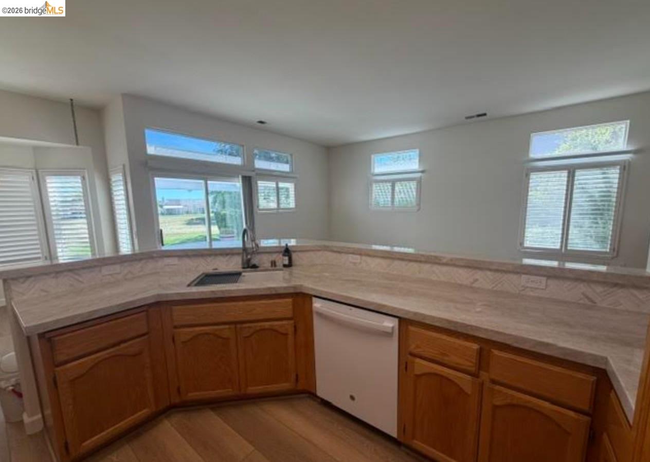 Detail Gallery Image 9 of 22 For 170 Gala Ln, Brentwood,  CA 94513 - 2 Beds | 2 Baths