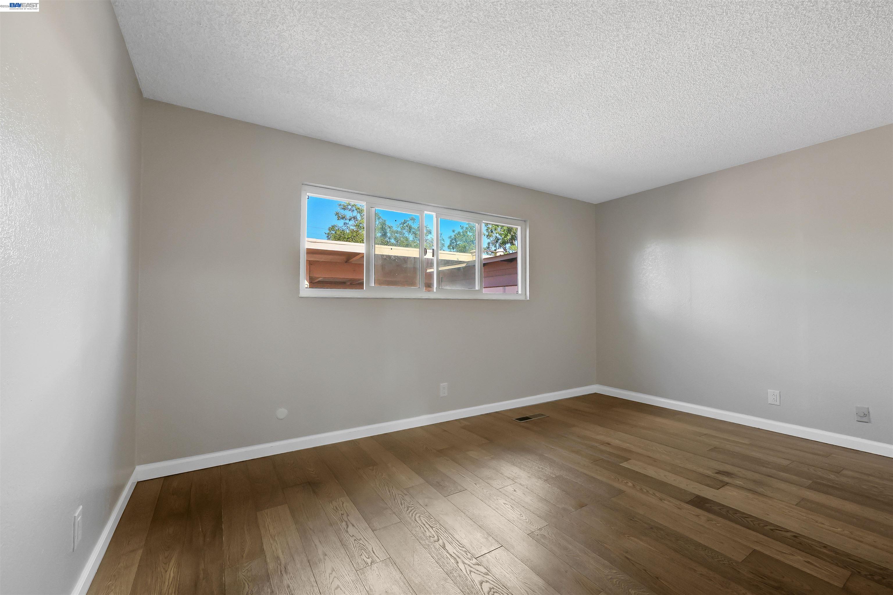 Photo #15: 41129731 Listing: Photo #15