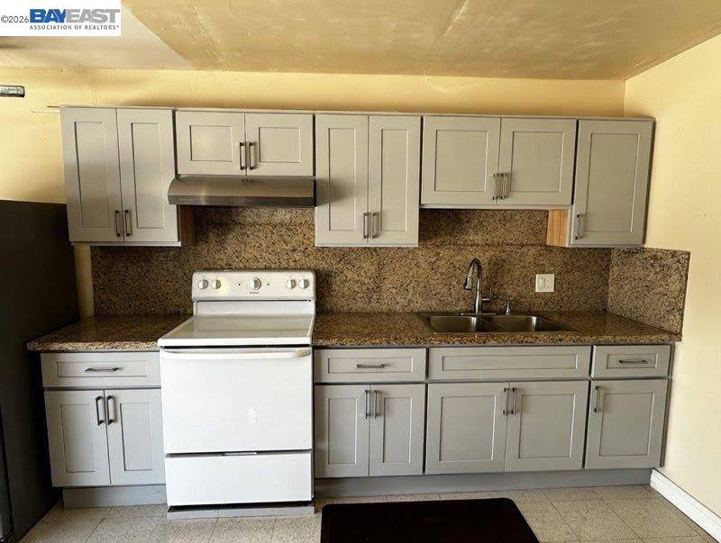 Detail Gallery Image 6 of 8 For 15055 Hollyhock Ct, Lathrop,  CA 95330 - 4 Beds | 2/1 Baths