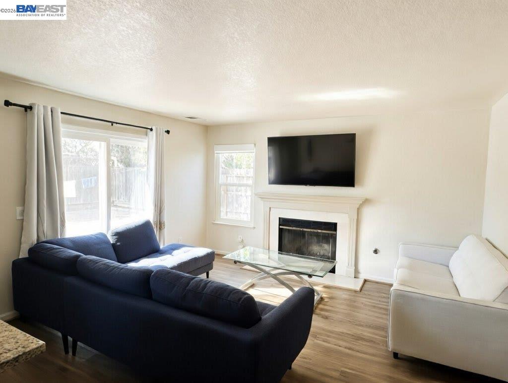 Detail Gallery Image 8 of 8 For 15055 Hollyhock Ct, Lathrop,  CA 95330 - 4 Beds | 2/1 Baths