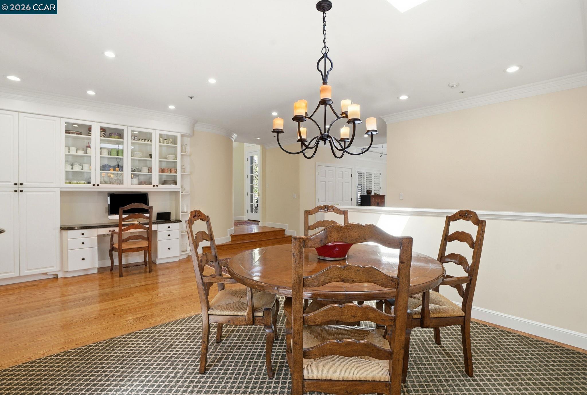 Detail Gallery Image 14 of 58 For 45 N Merrill Circle, Moraga,  CA 94556 - 4 Beds | 3/1 Baths