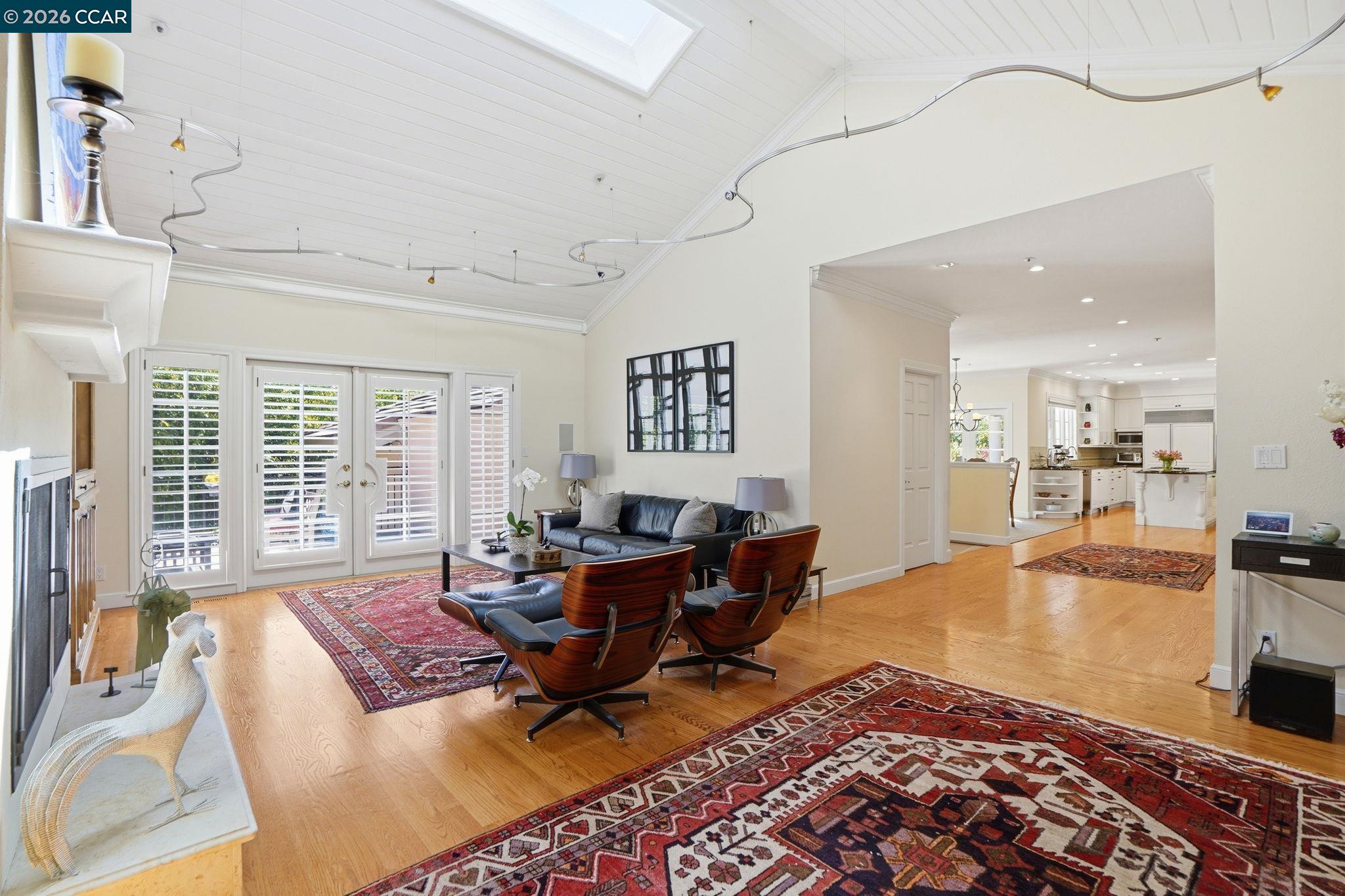 Detail Gallery Image 17 of 58 For 45 N Merrill Circle, Moraga,  CA 94556 - 4 Beds | 3/1 Baths