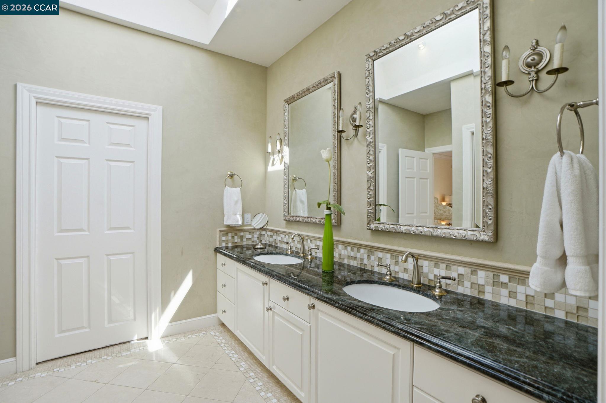 Detail Gallery Image 28 of 58 For 45 N Merrill Circle, Moraga,  CA 94556 - 4 Beds | 3/1 Baths