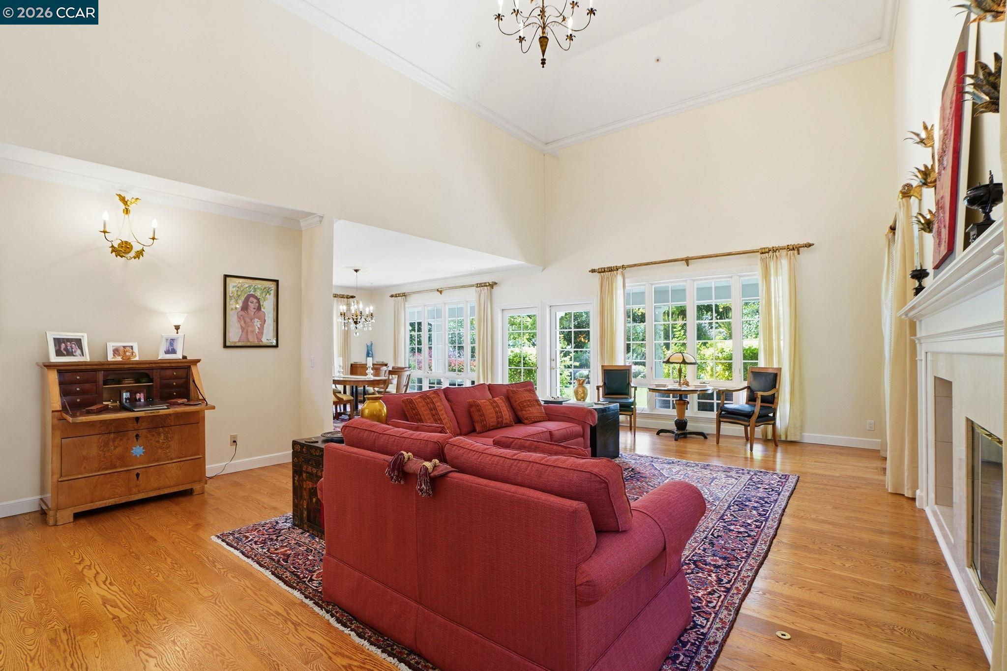 Detail Gallery Image 7 of 58 For 45 N Merrill Circle, Moraga,  CA 94556 - 4 Beds | 3/1 Baths