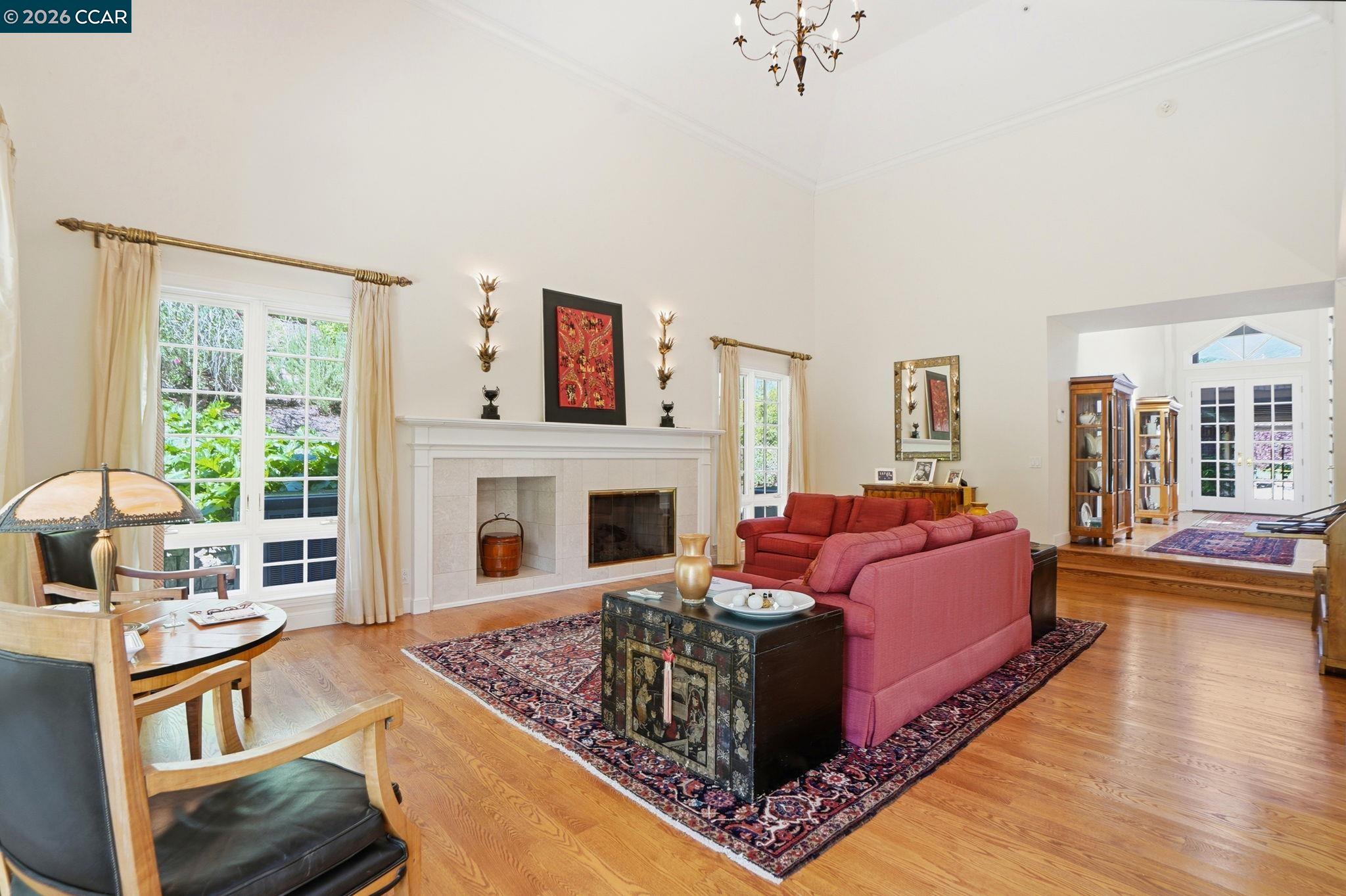 Detail Gallery Image 8 of 58 For 45 N Merrill Circle, Moraga,  CA 94556 - 4 Beds | 3/1 Baths