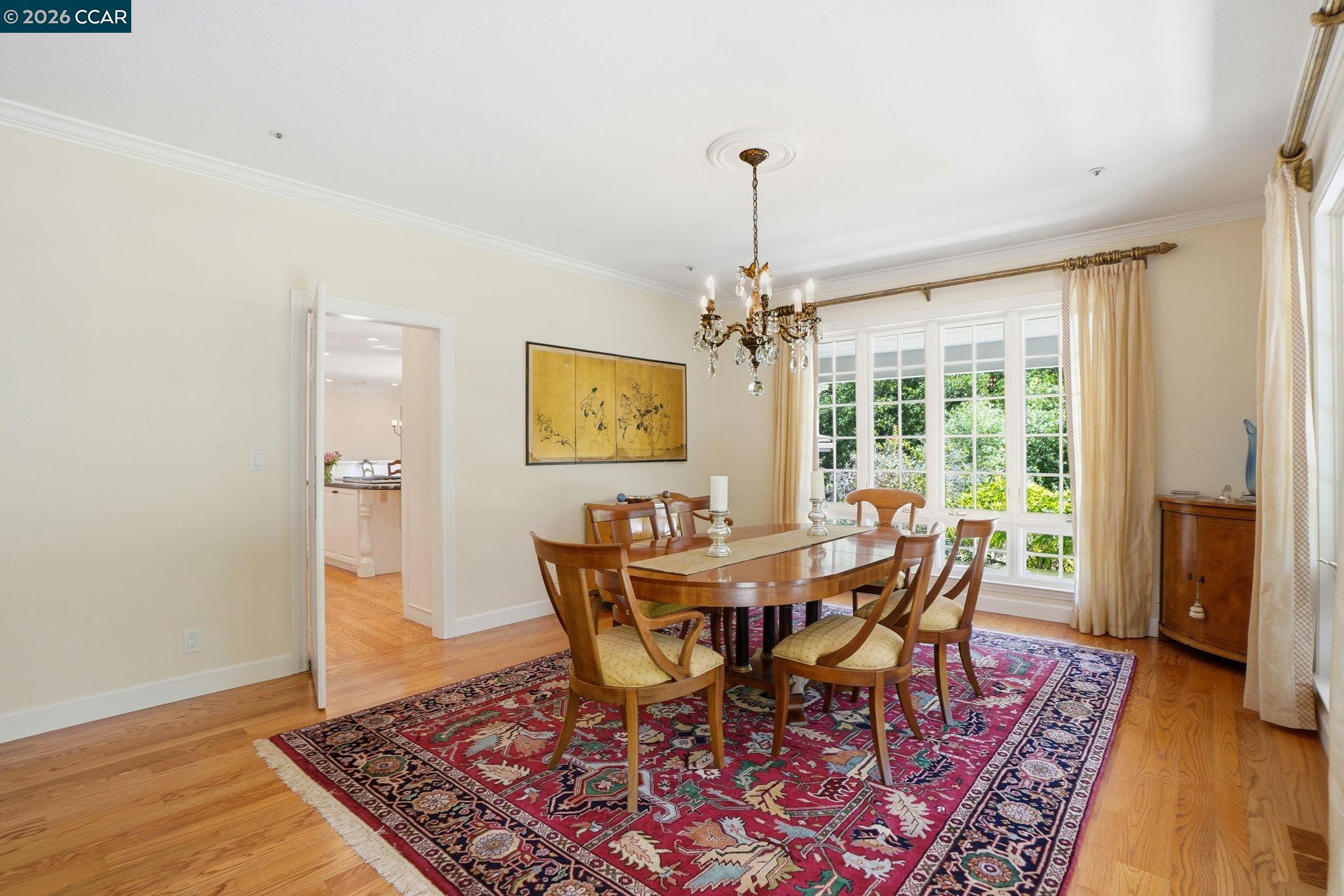 Detail Gallery Image 10 of 58 For 45 N Merrill Circle, Moraga,  CA 94556 - 4 Beds | 3/1 Baths