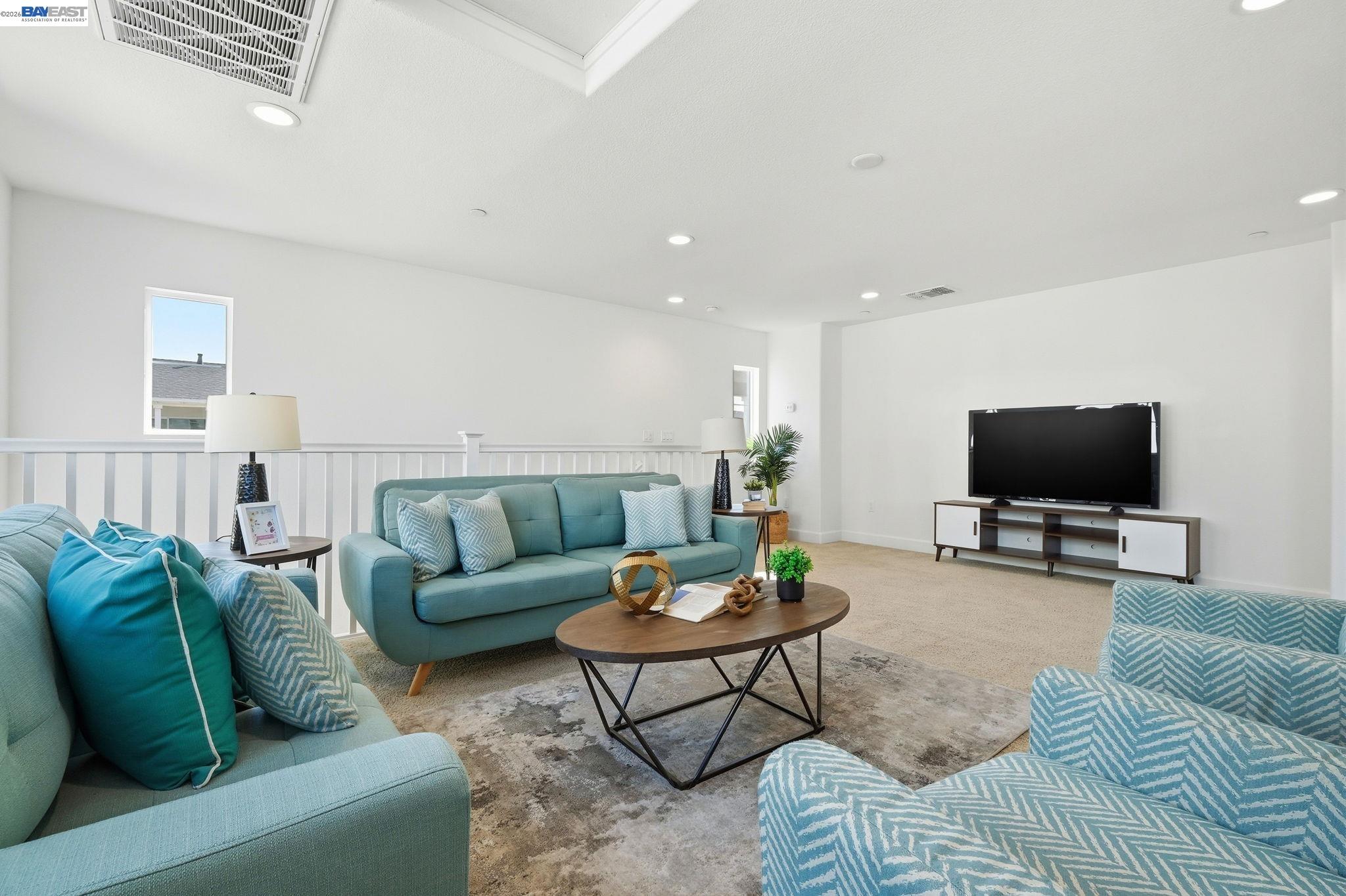 Detail Gallery Image 6 of 44 For 8553 Schooner Way, Newark,  CA 94560 - 4 Beds | 2/1 Baths