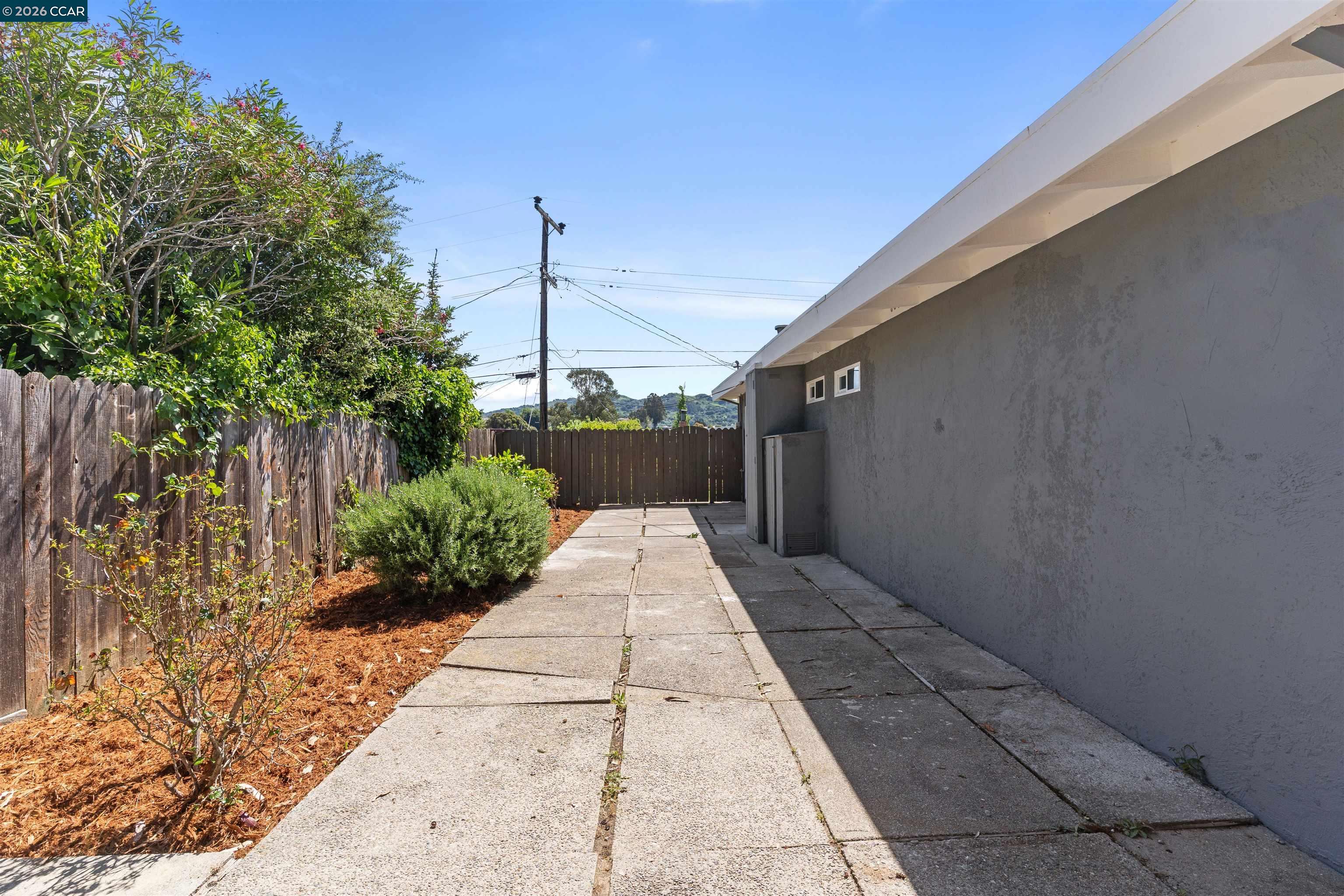 Detail Gallery Image 38 of 43 For 4661 Driftwood Ct, El Sobrante,  CA 94803 - 3 Beds | 2 Baths