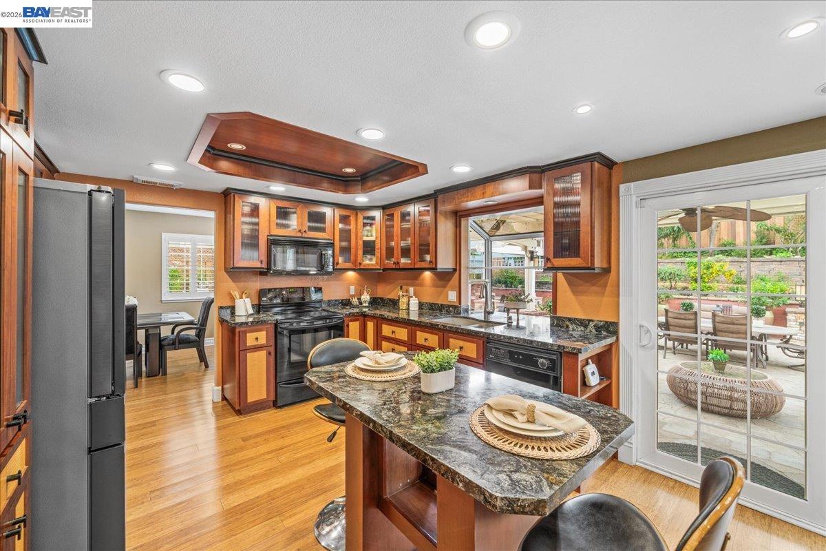 Detail Gallery Image 12 of 55 For 581 Tawny, Pleasanton,  CA 94566 - 4 Beds | 2 Baths