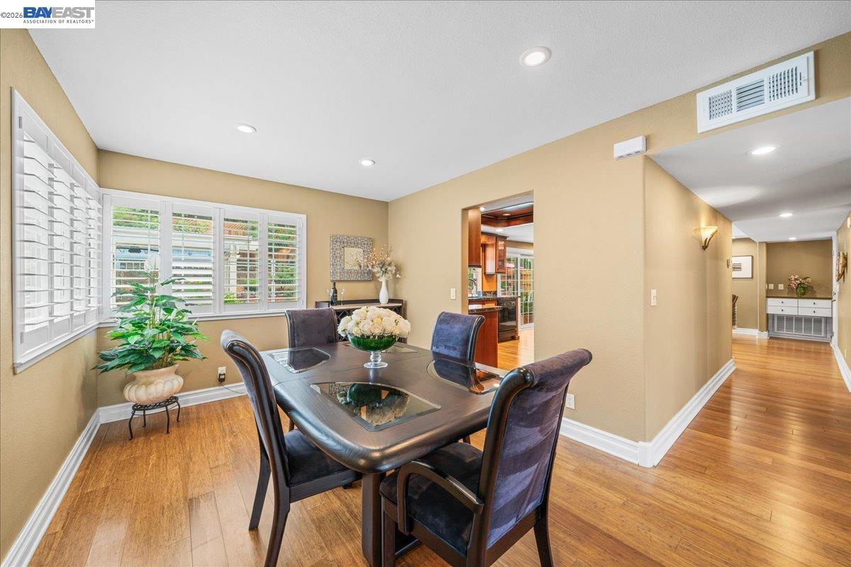 Detail Gallery Image 6 of 55 For 581 Tawny, Pleasanton,  CA 94566 - 4 Beds | 2 Baths