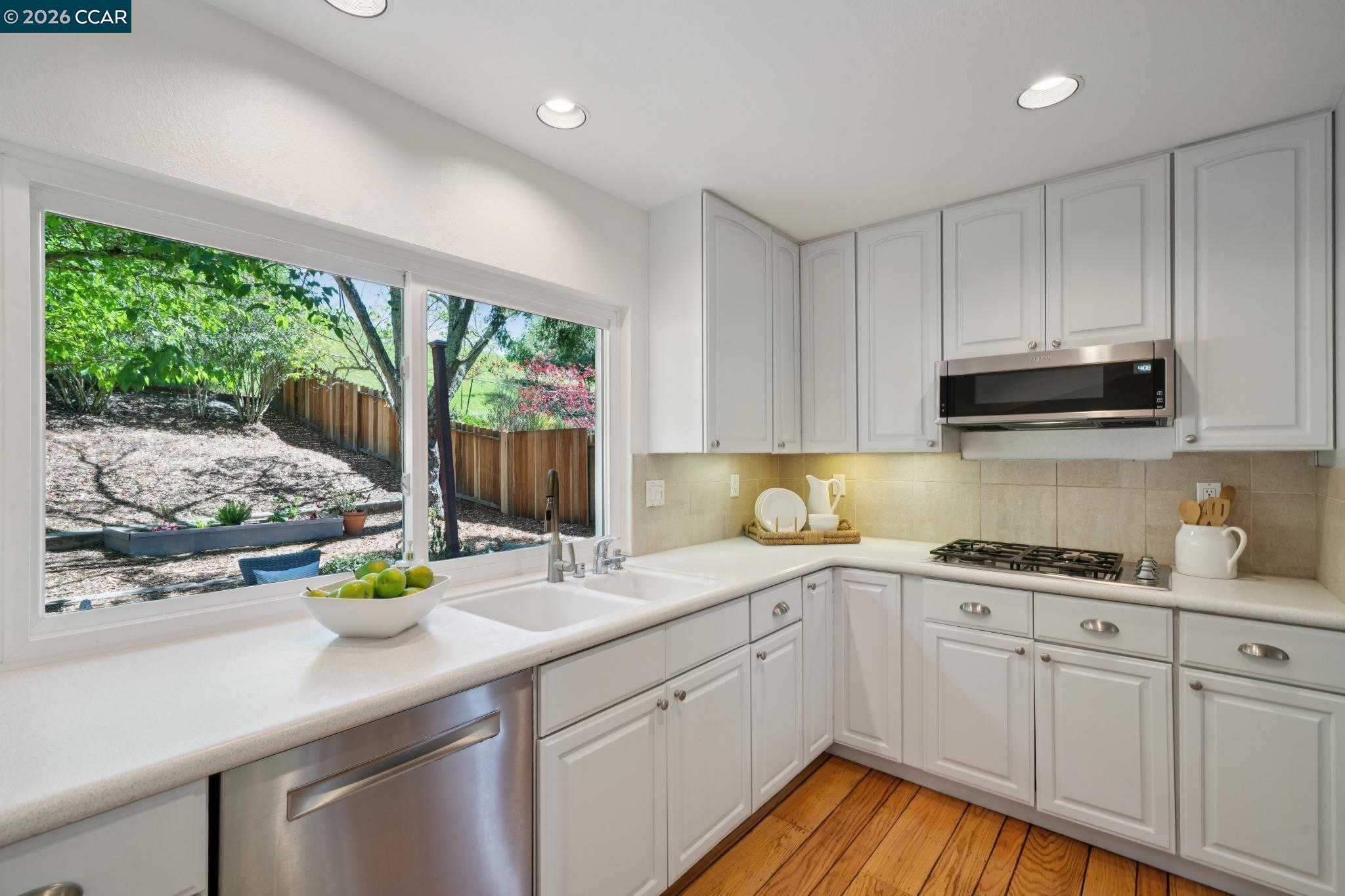 Detail Gallery Image 11 of 40 For 169 Natalie Dr, Moraga,  CA 94556 - 3 Beds | 2 Baths