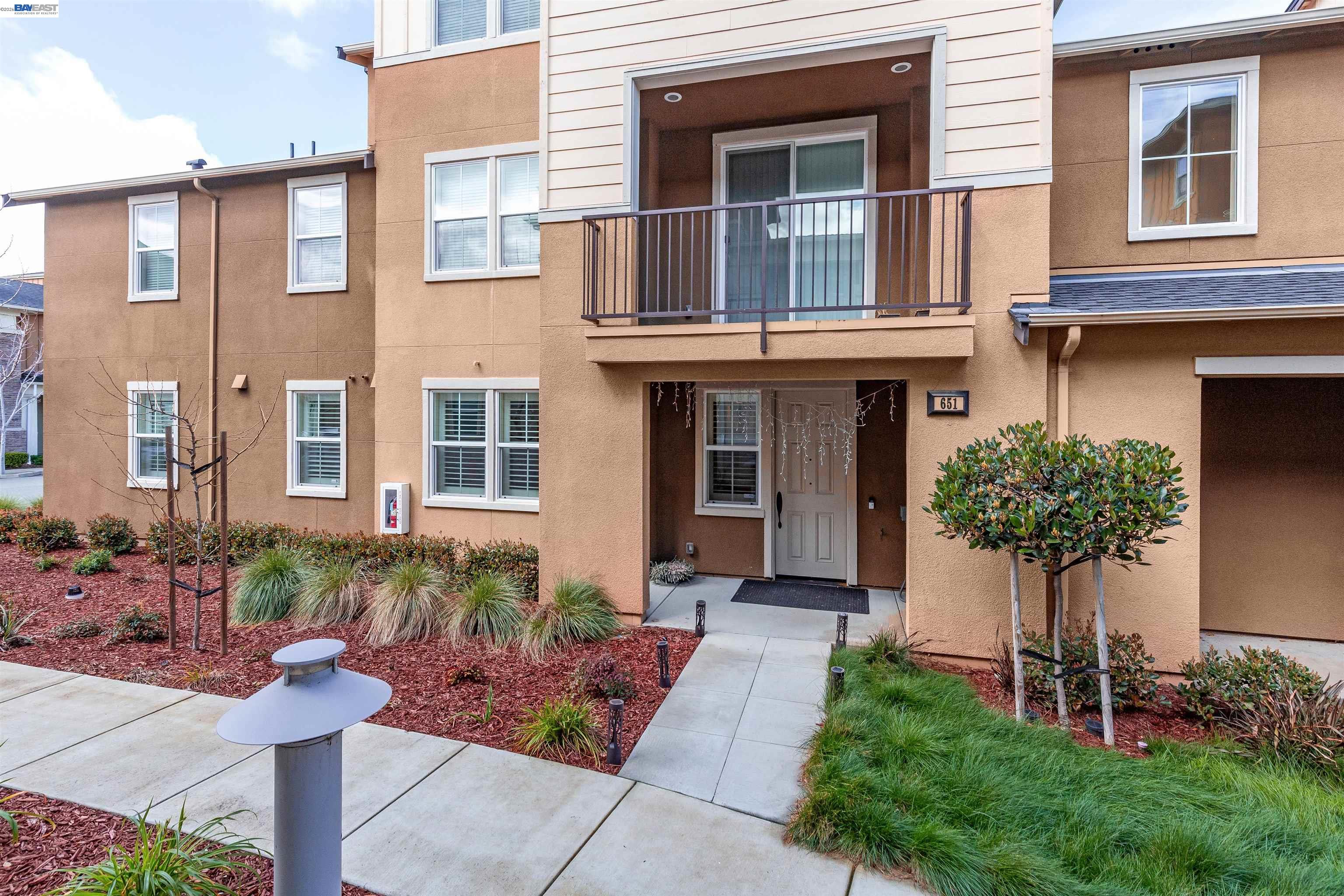 Detail Gallery Image 2 of 35 For 651 Elderberry Dr, Milpitas,  CA 95035 - 2 Beds | 2 Baths
