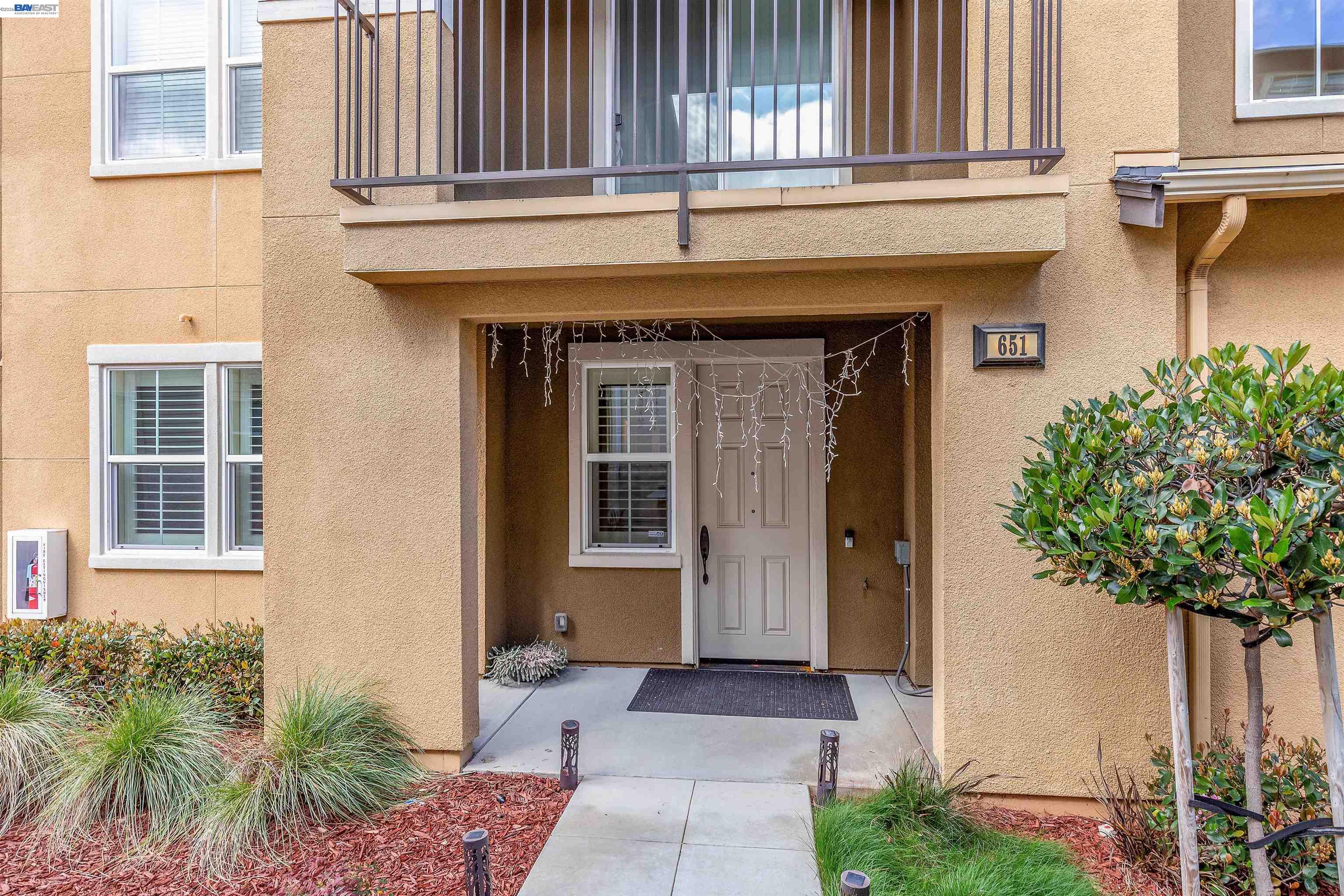 Detail Gallery Image 3 of 35 For 651 Elderberry Dr, Milpitas,  CA 95035 - 2 Beds | 2 Baths