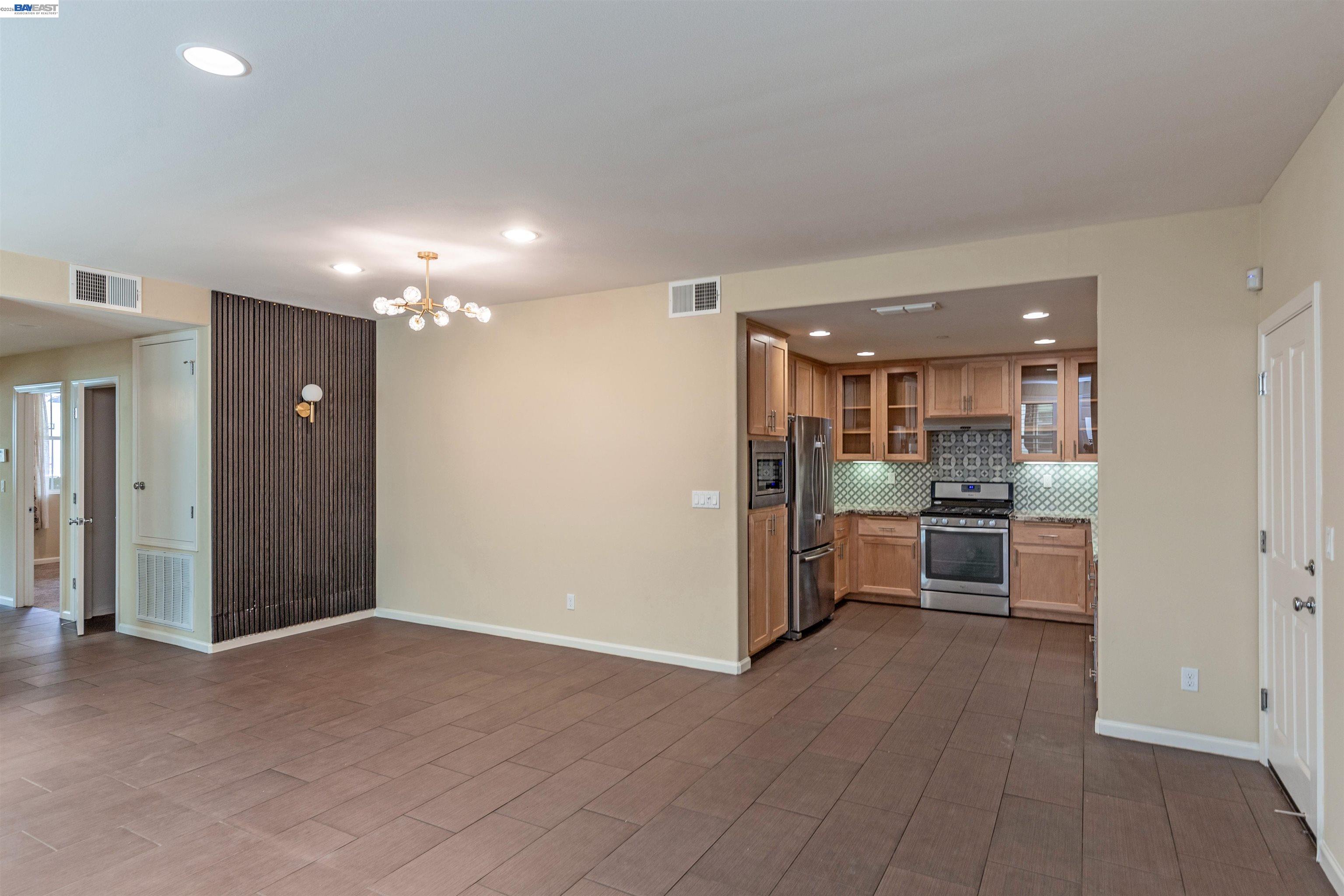 Detail Gallery Image 6 of 35 For 651 Elderberry Dr, Milpitas,  CA 95035 - 2 Beds | 2 Baths