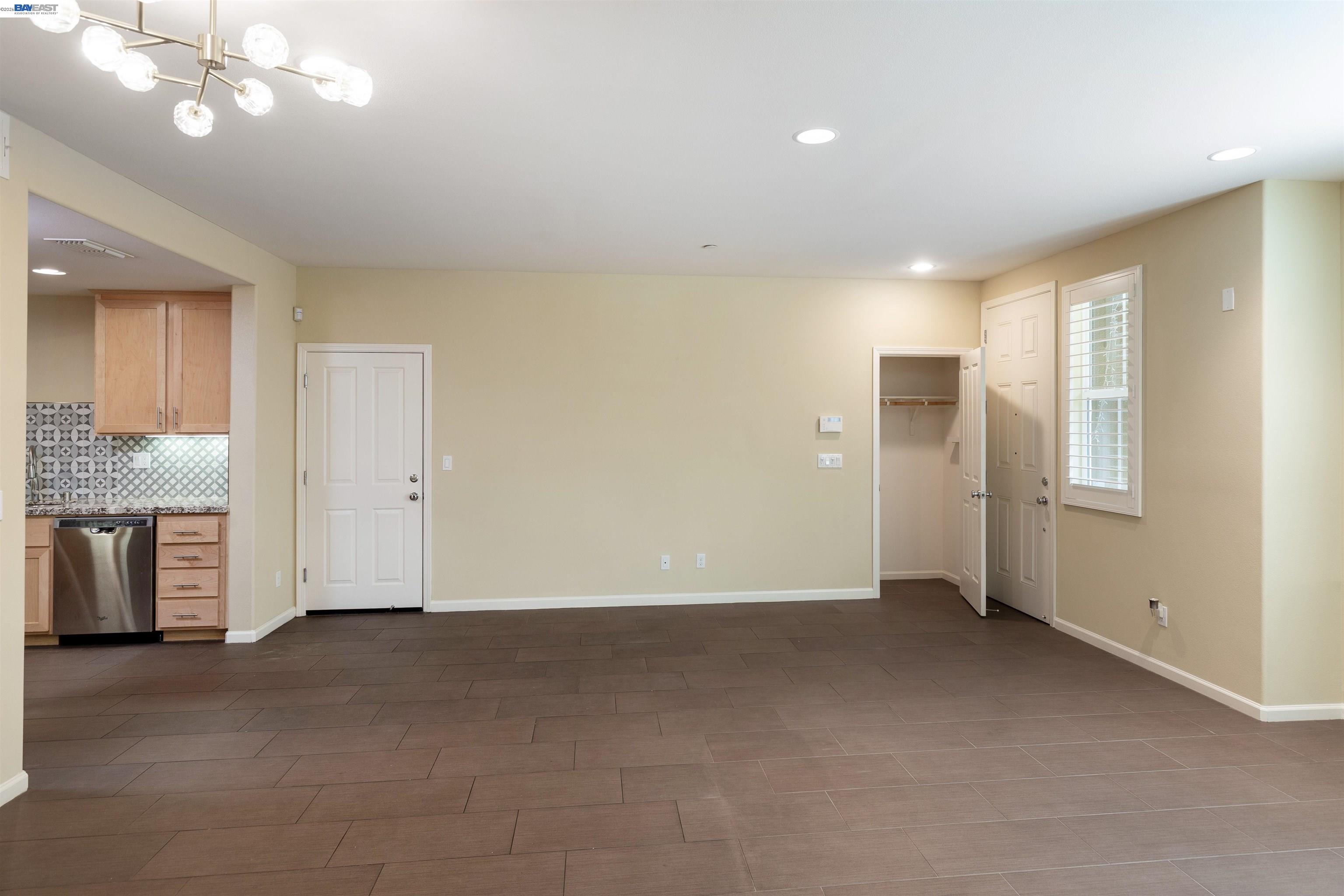 Detail Gallery Image 8 of 35 For 651 Elderberry Dr, Milpitas,  CA 95035 - 2 Beds | 2 Baths