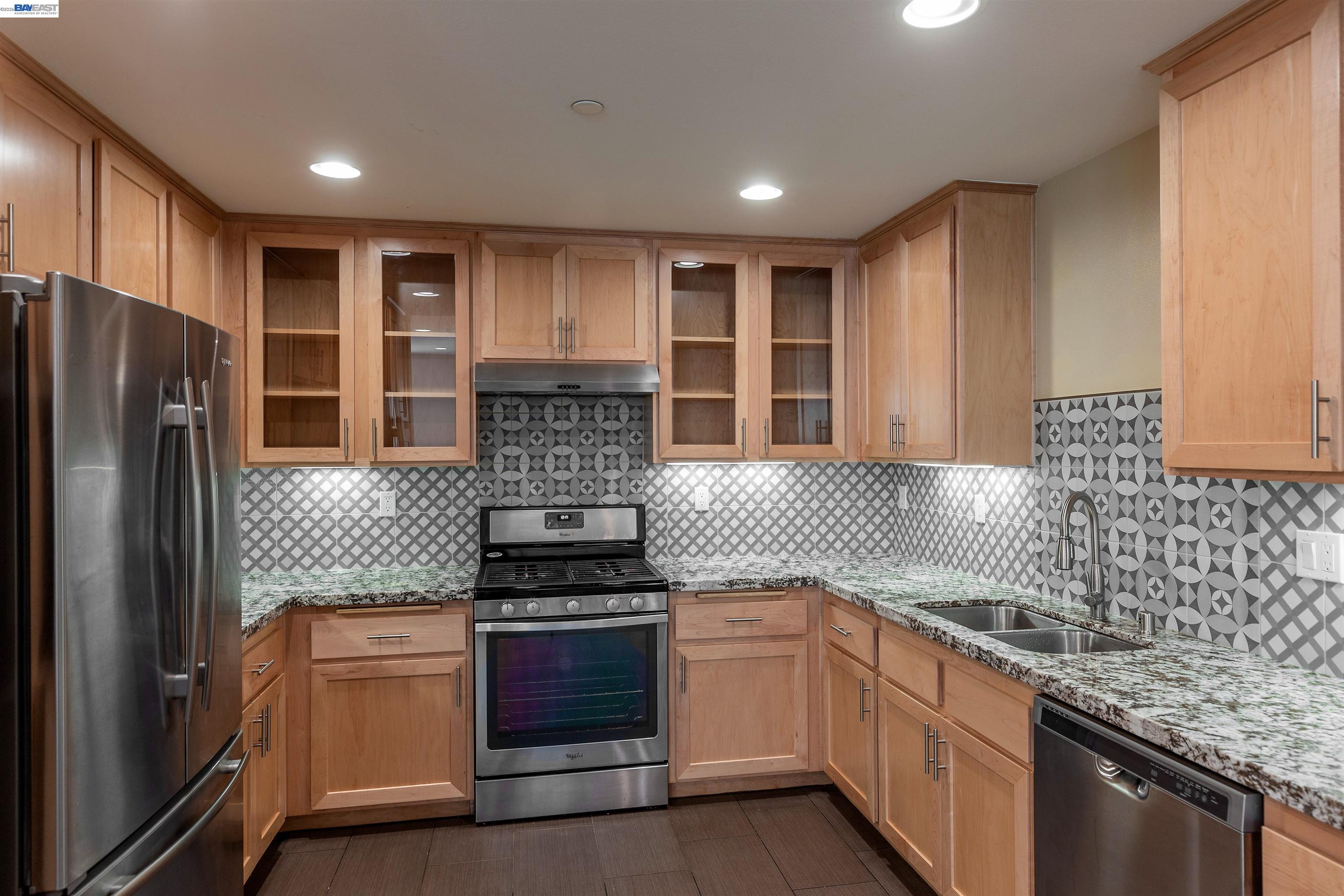 Detail Gallery Image 9 of 35 For 651 Elderberry Dr, Milpitas,  CA 95035 - 2 Beds | 2 Baths