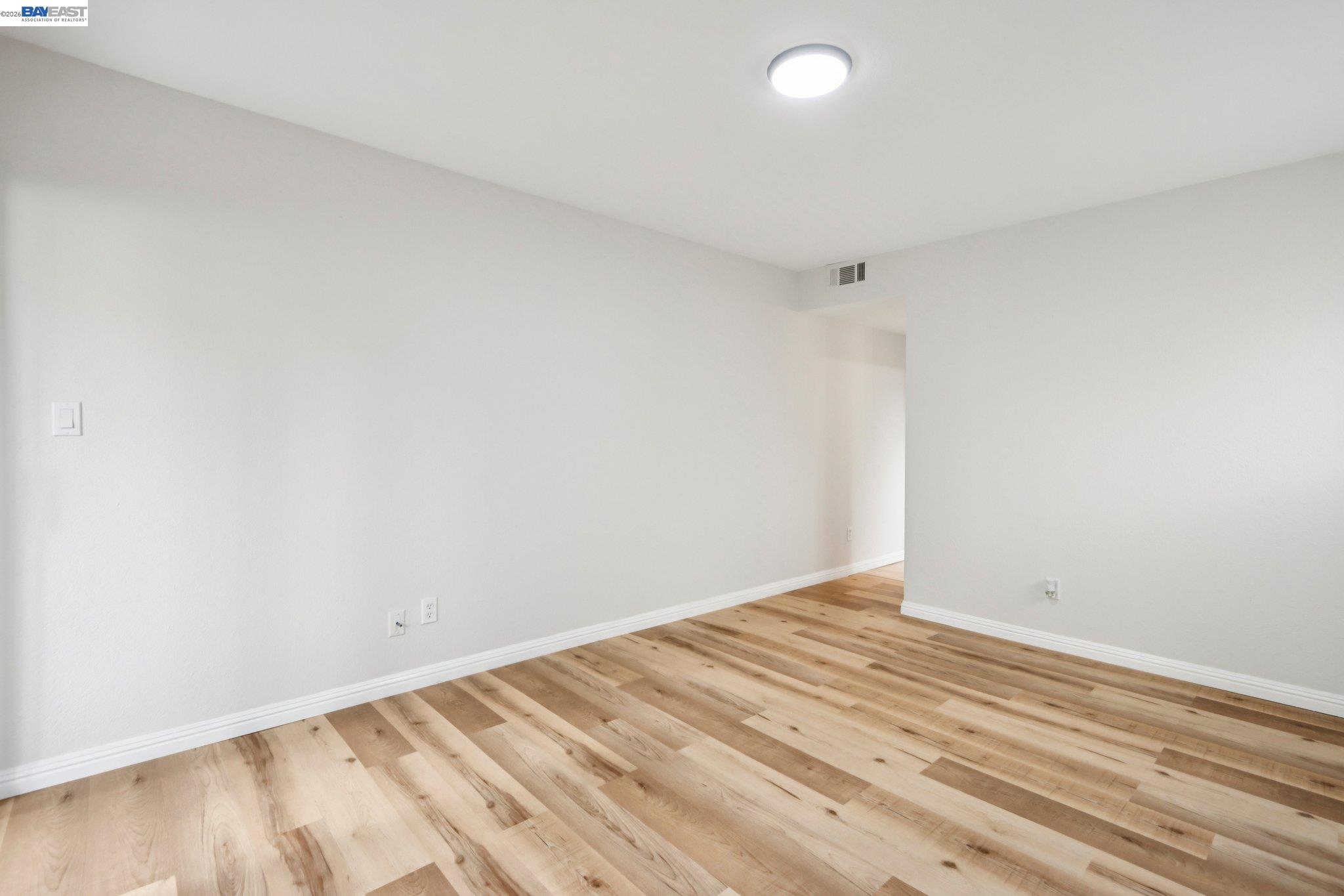 Photo #15: 41129762 Listing: Photo #15