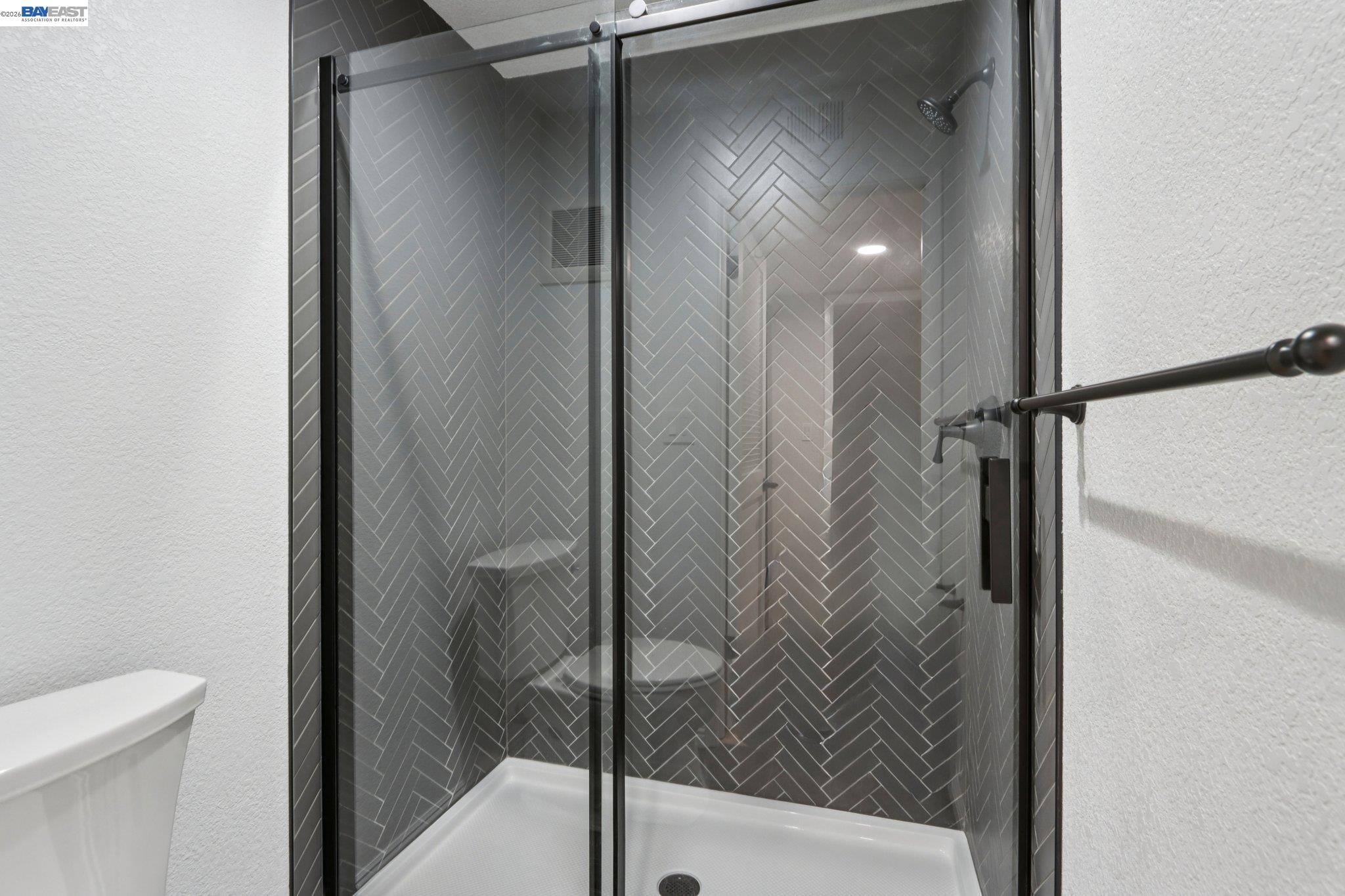 Photo #17: 41129762 Listing: Photo #17