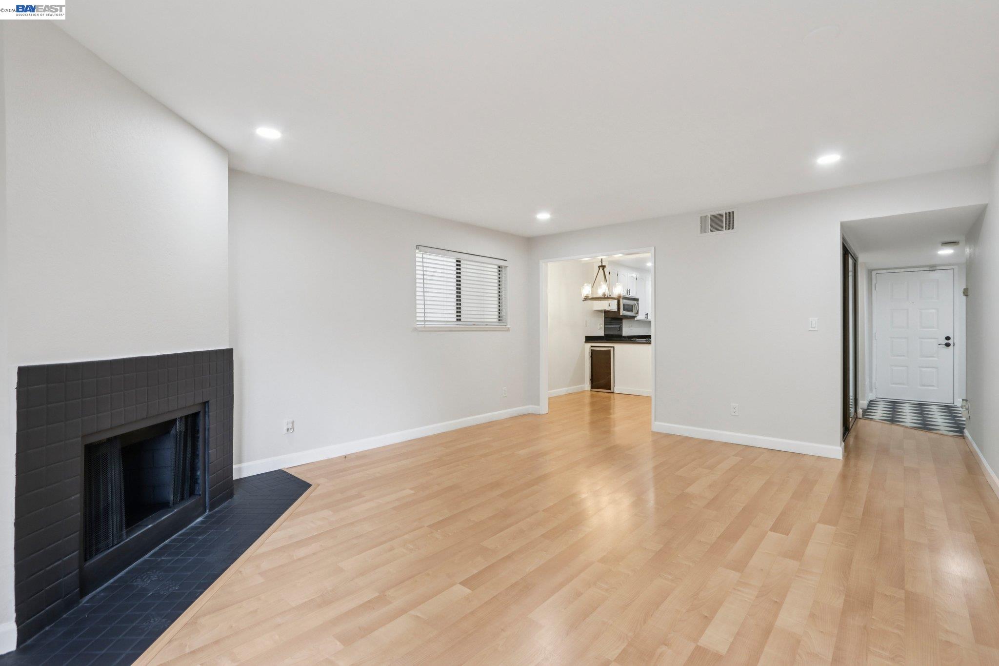 Photo #5: 41129762 Listing: Photo #5