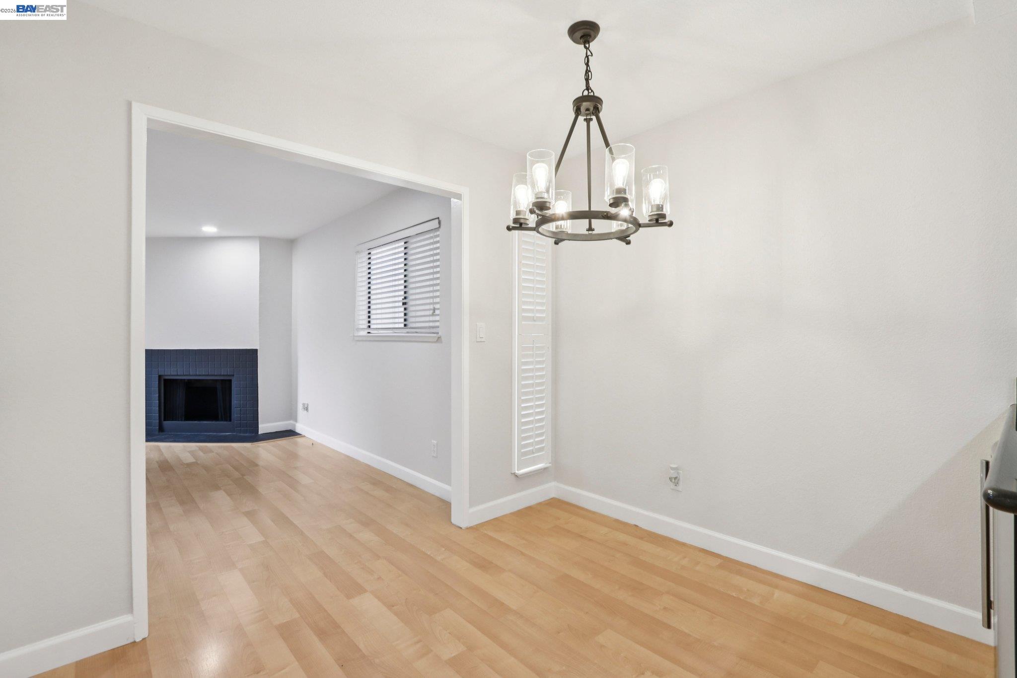 Photo #8: 41129762 Listing: Photo #8