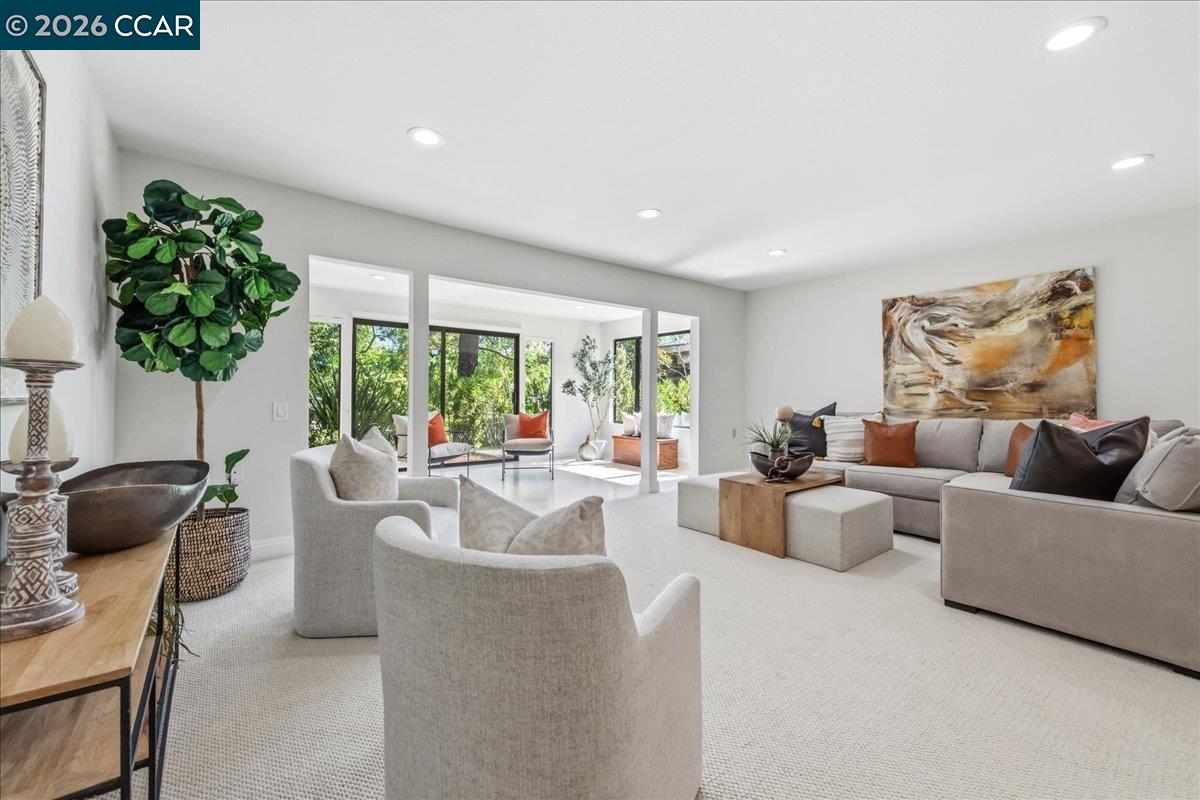 Photo #4: 41129763 Listing: Photo #4