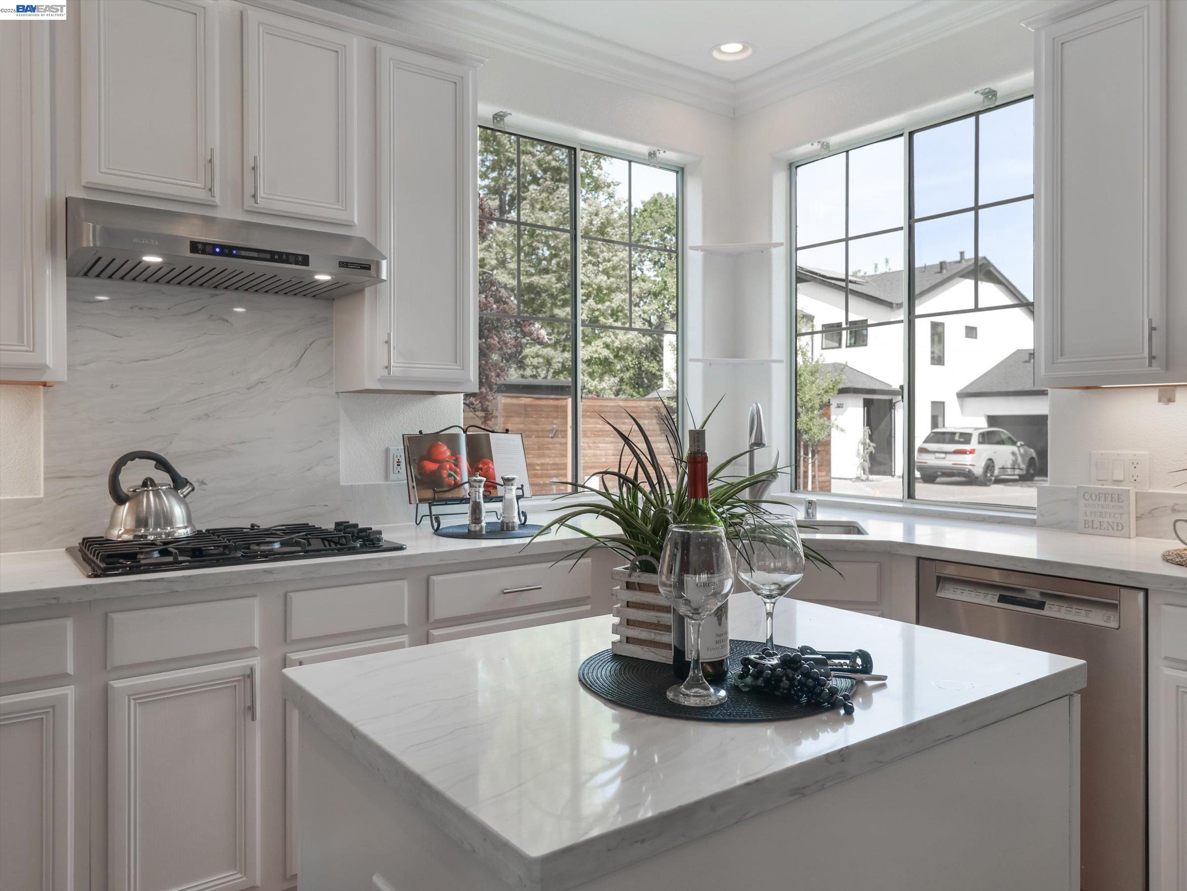 Detail Gallery Image 17 of 40 For 326 I St, Fremont,  CA 94536 - 4 Beds | 3 Baths