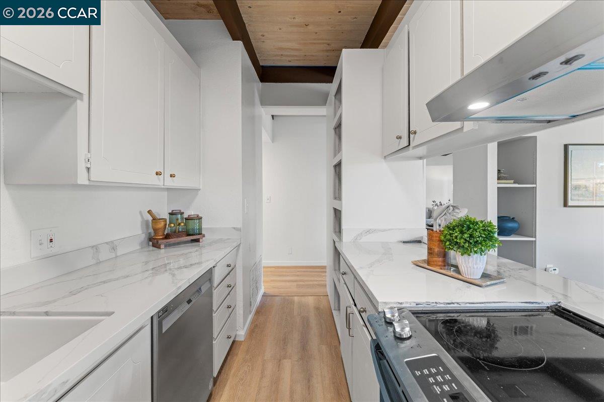 Detail Gallery Image 16 of 34 For 1735 David Ave, Concord,  CA 94518 - 4 Beds | 2 Baths