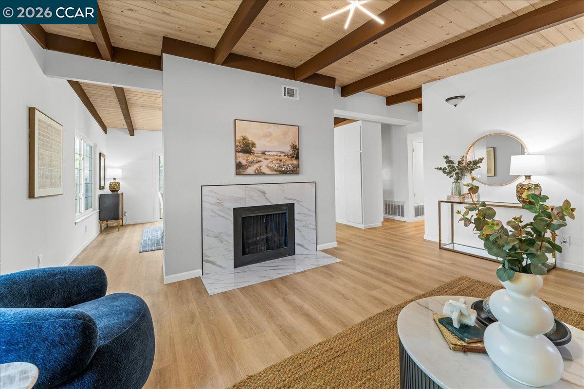 Detail Gallery Image 5 of 34 For 1735 David Ave, Concord,  CA 94518 - 4 Beds | 2 Baths