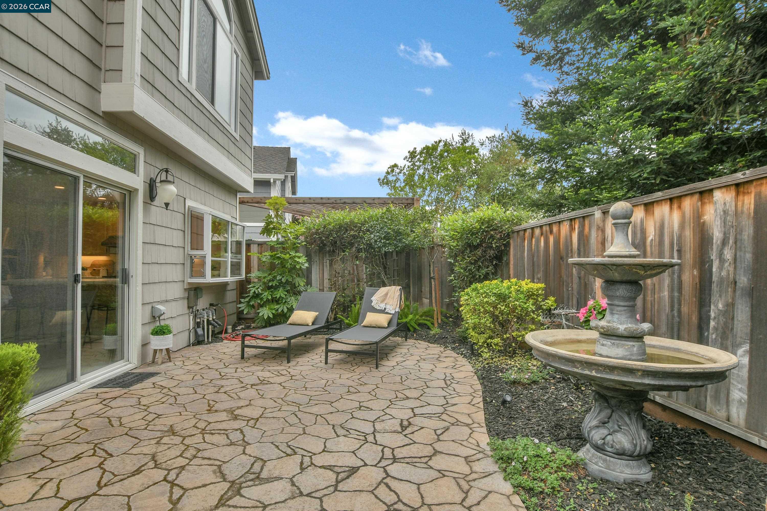 Detail Gallery Image 28 of 46 For 508 Valley View Court, Martinez,  CA 94553-3562 - 3 Beds | 2/1 Baths