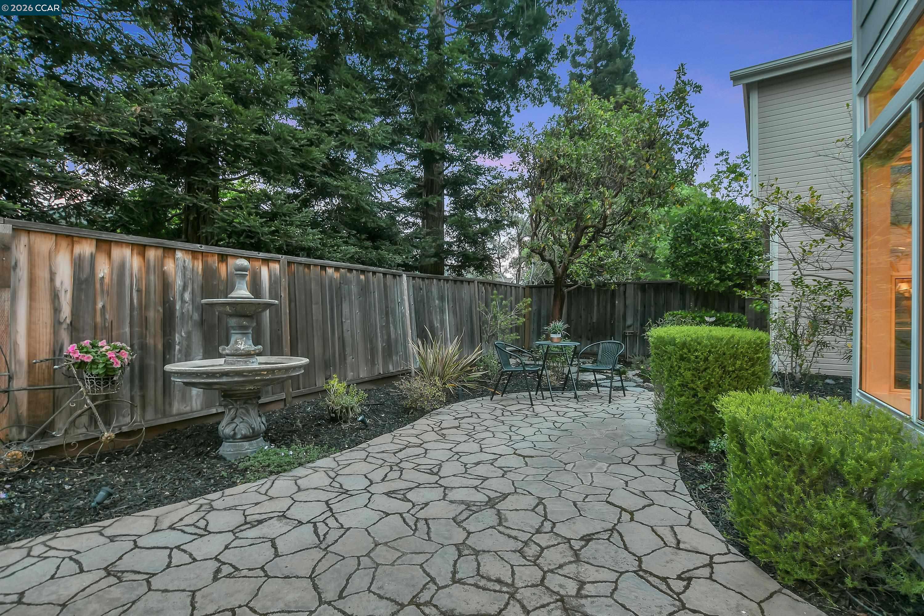 Detail Gallery Image 31 of 46 For 508 Valley View Court, Martinez,  CA 94553-3562 - 3 Beds | 2/1 Baths