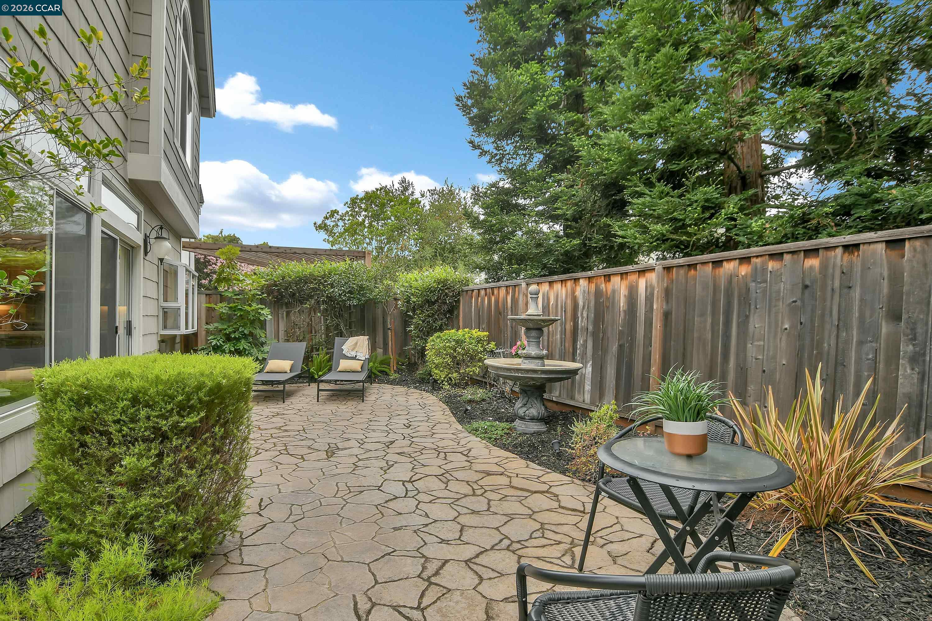 Detail Gallery Image 33 of 46 For 508 Valley View Court, Martinez,  CA 94553-3562 - 3 Beds | 2/1 Baths