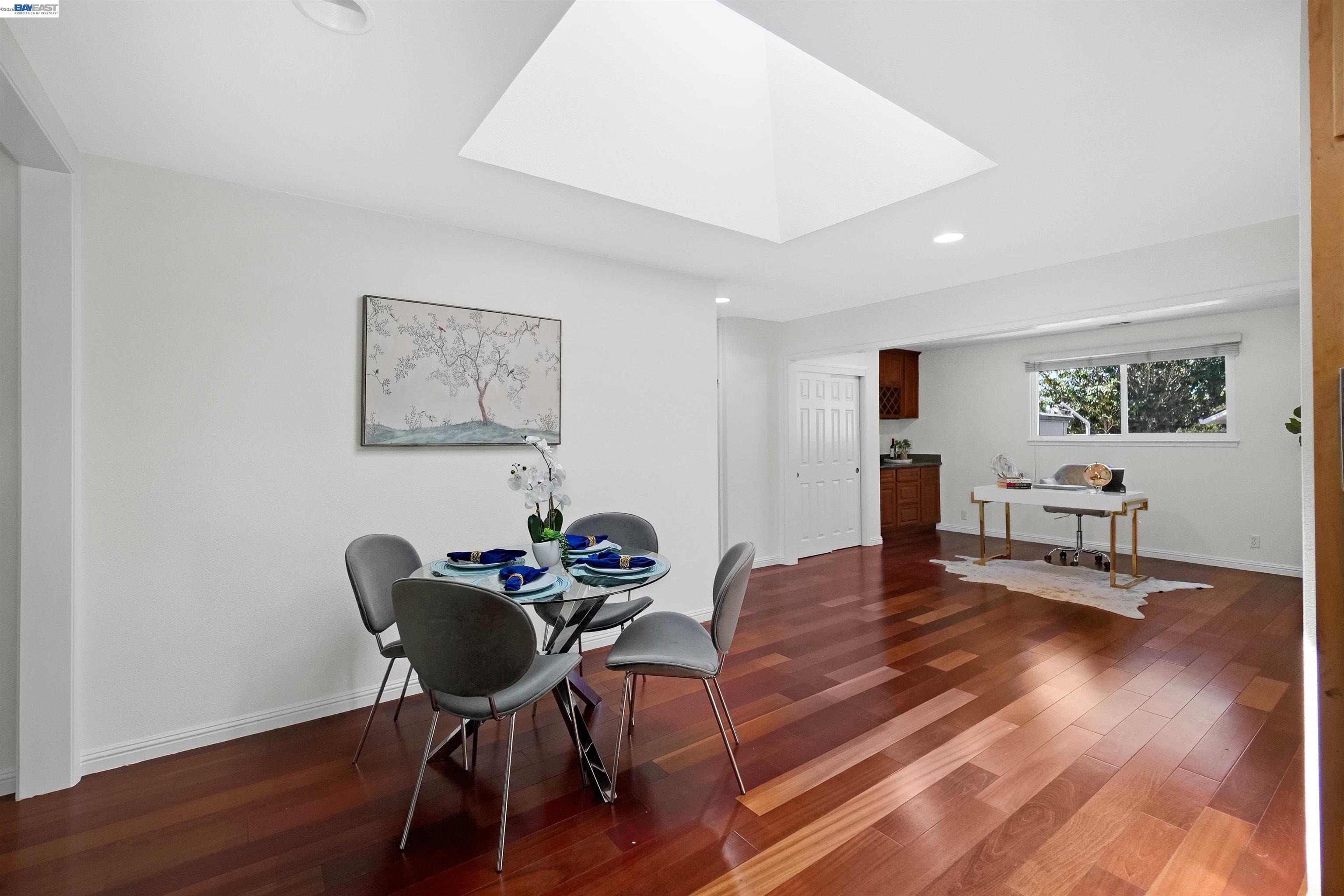 Detail Gallery Image 14 of 75 For 2076 Mento Dr, Fremont,  CA 94539 - 5 Beds | 4 Baths