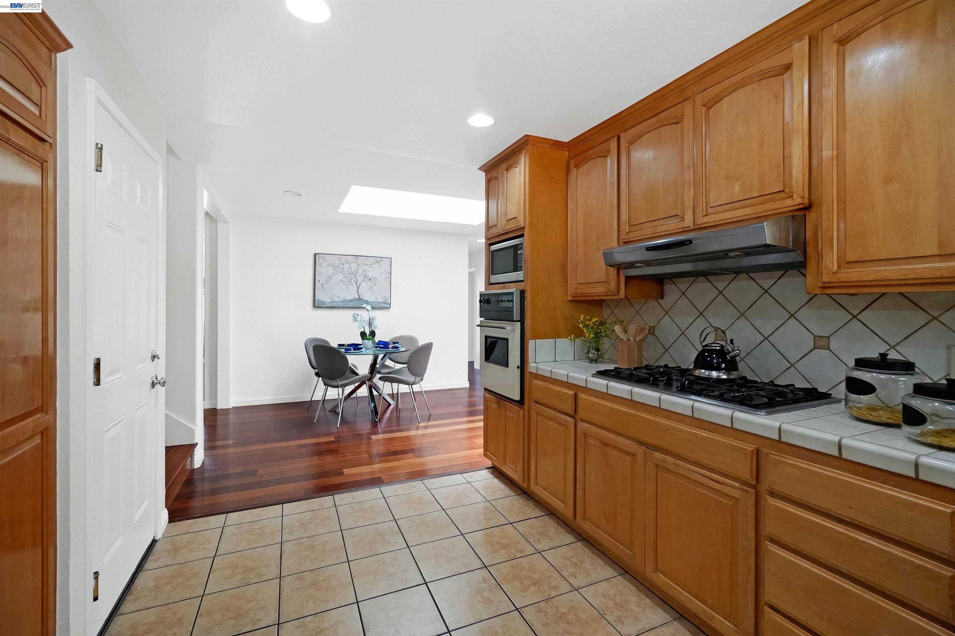 Detail Gallery Image 19 of 75 For 2076 Mento Dr, Fremont,  CA 94539 - 5 Beds | 4 Baths