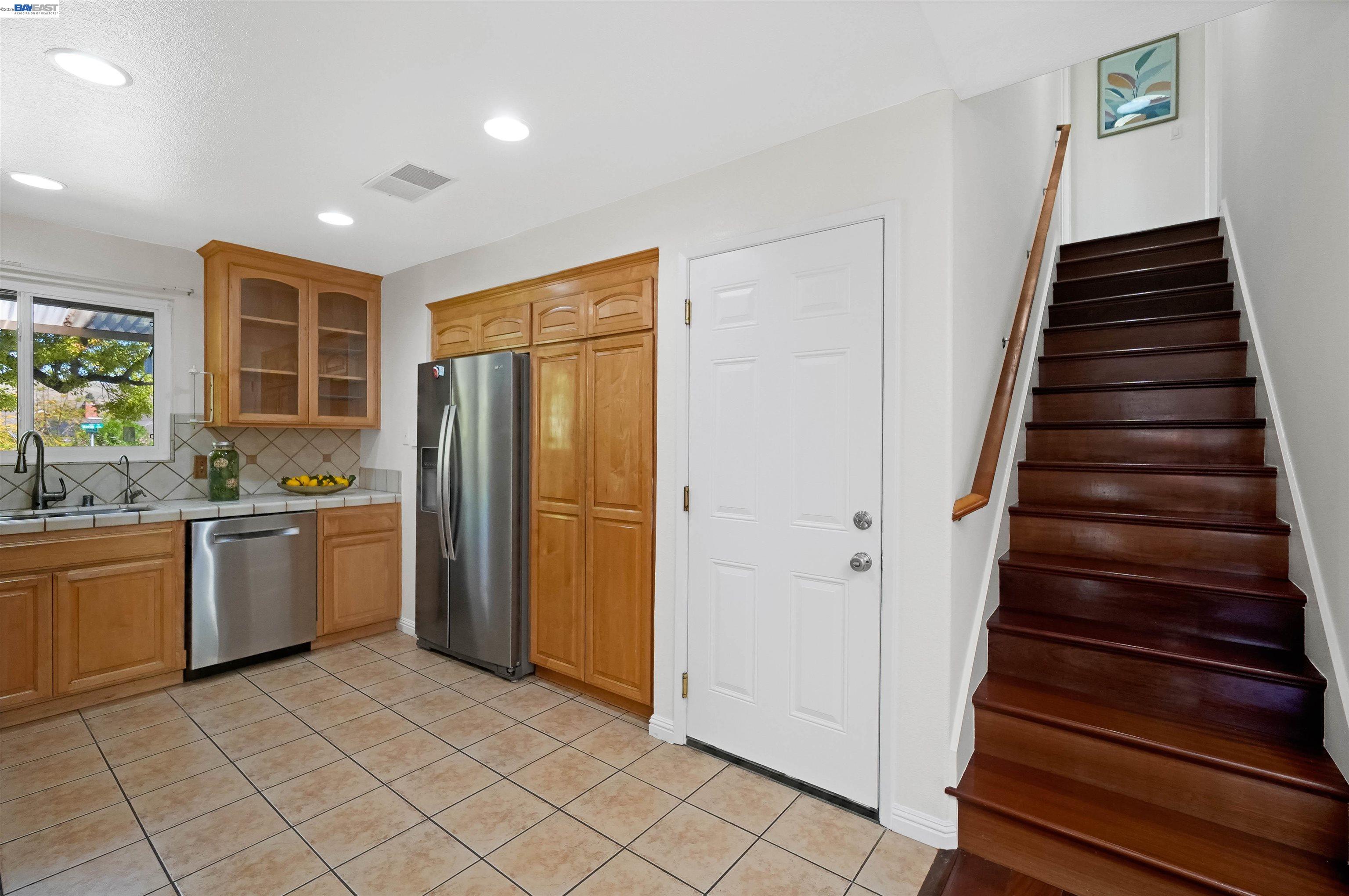 Detail Gallery Image 20 of 75 For 2076 Mento Dr, Fremont,  CA 94539 - 5 Beds | 4 Baths