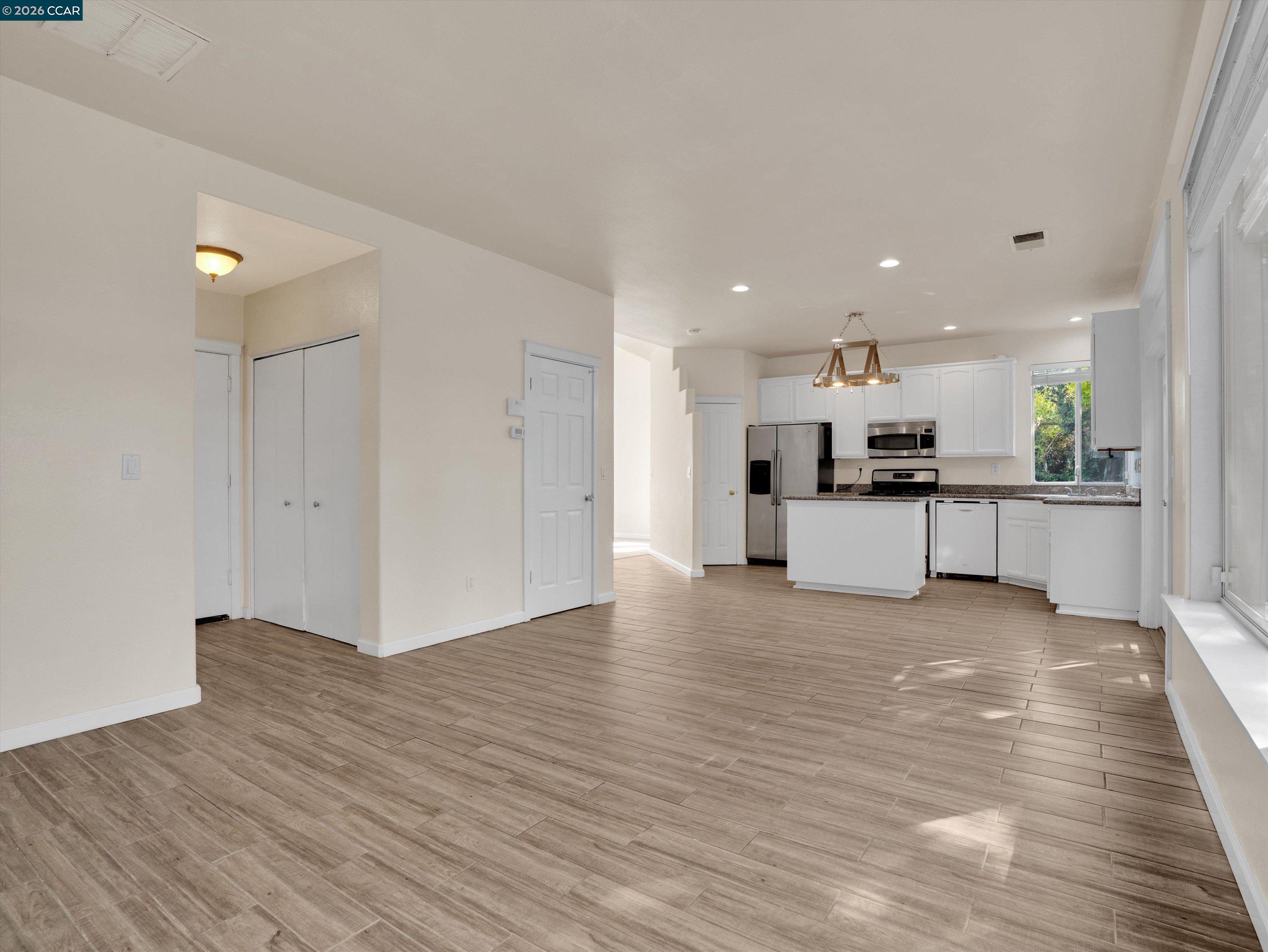 Detail Gallery Image 13 of 33 For 1015 Dellwood Ct, Brentwood,  CA 94513 - 3 Beds | 2/1 Baths