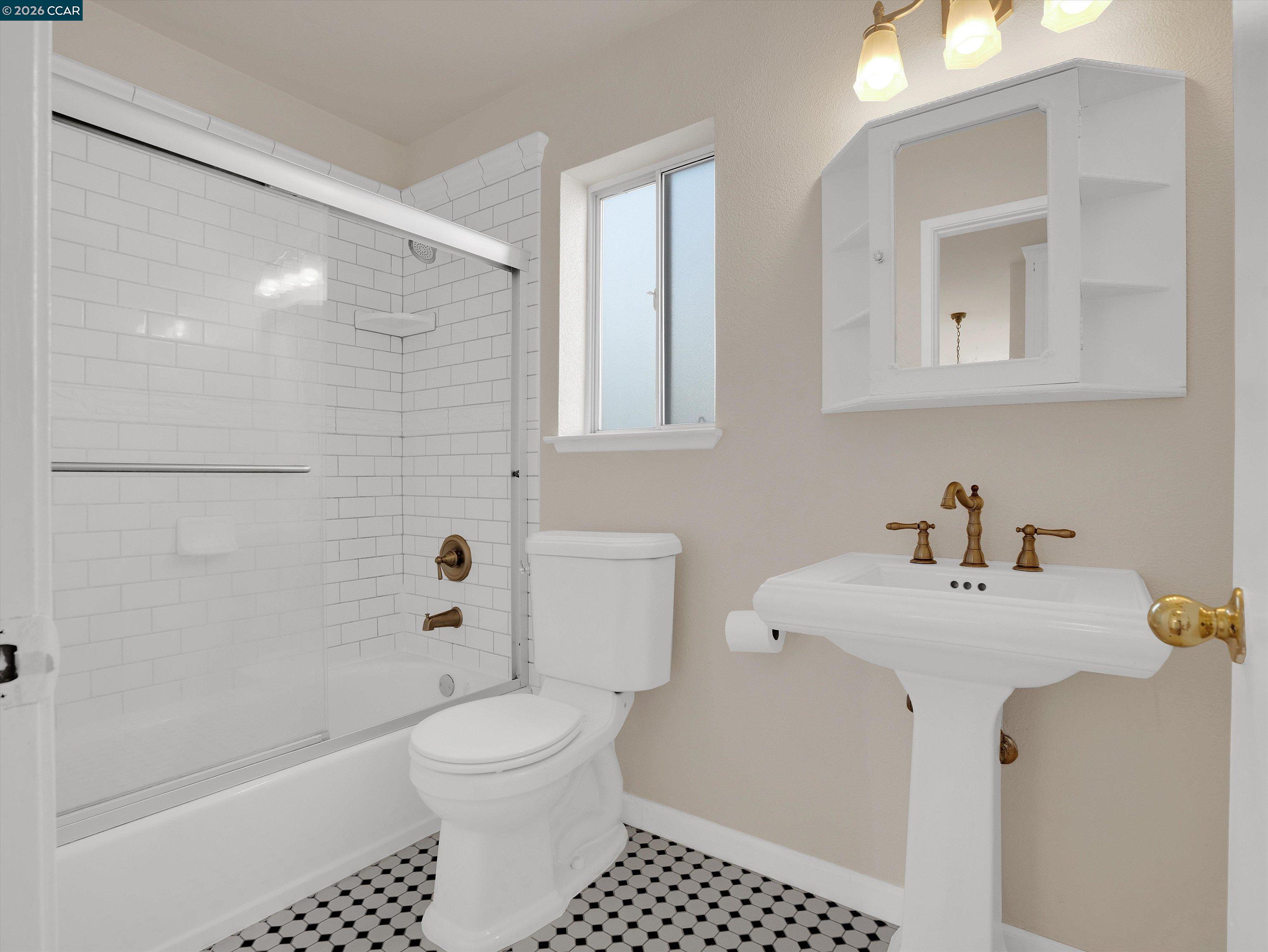 Detail Gallery Image 22 of 33 For 1015 Dellwood Ct, Brentwood,  CA 94513 - 3 Beds | 2/1 Baths