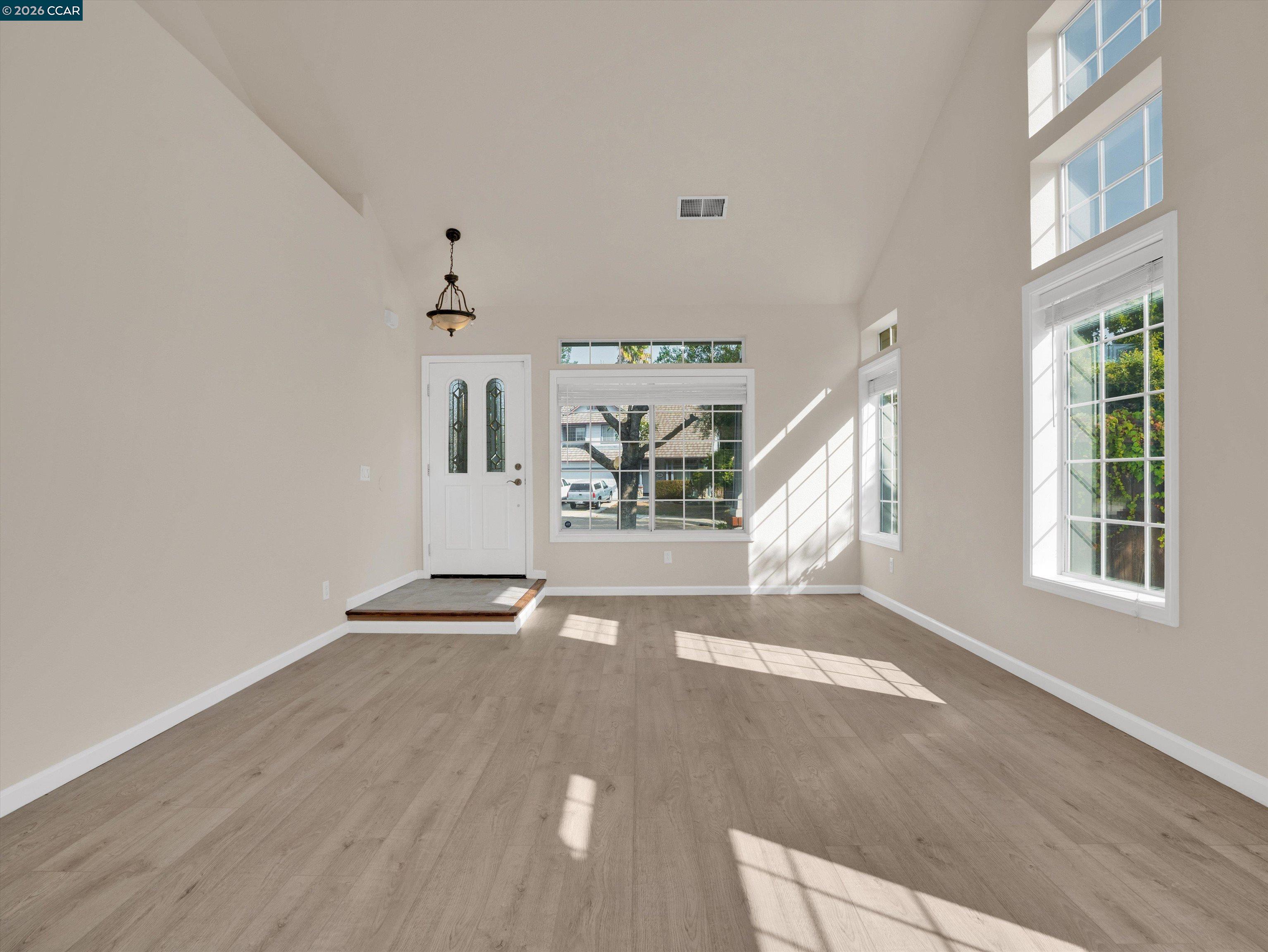 Detail Gallery Image 7 of 33 For 1015 Dellwood Ct, Brentwood,  CA 94513 - 3 Beds | 2/1 Baths