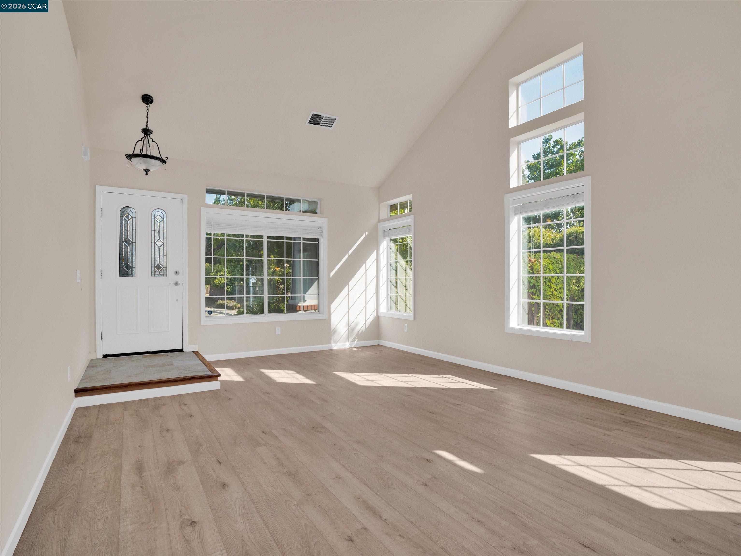 Detail Gallery Image 8 of 33 For 1015 Dellwood Ct, Brentwood,  CA 94513 - 3 Beds | 2/1 Baths