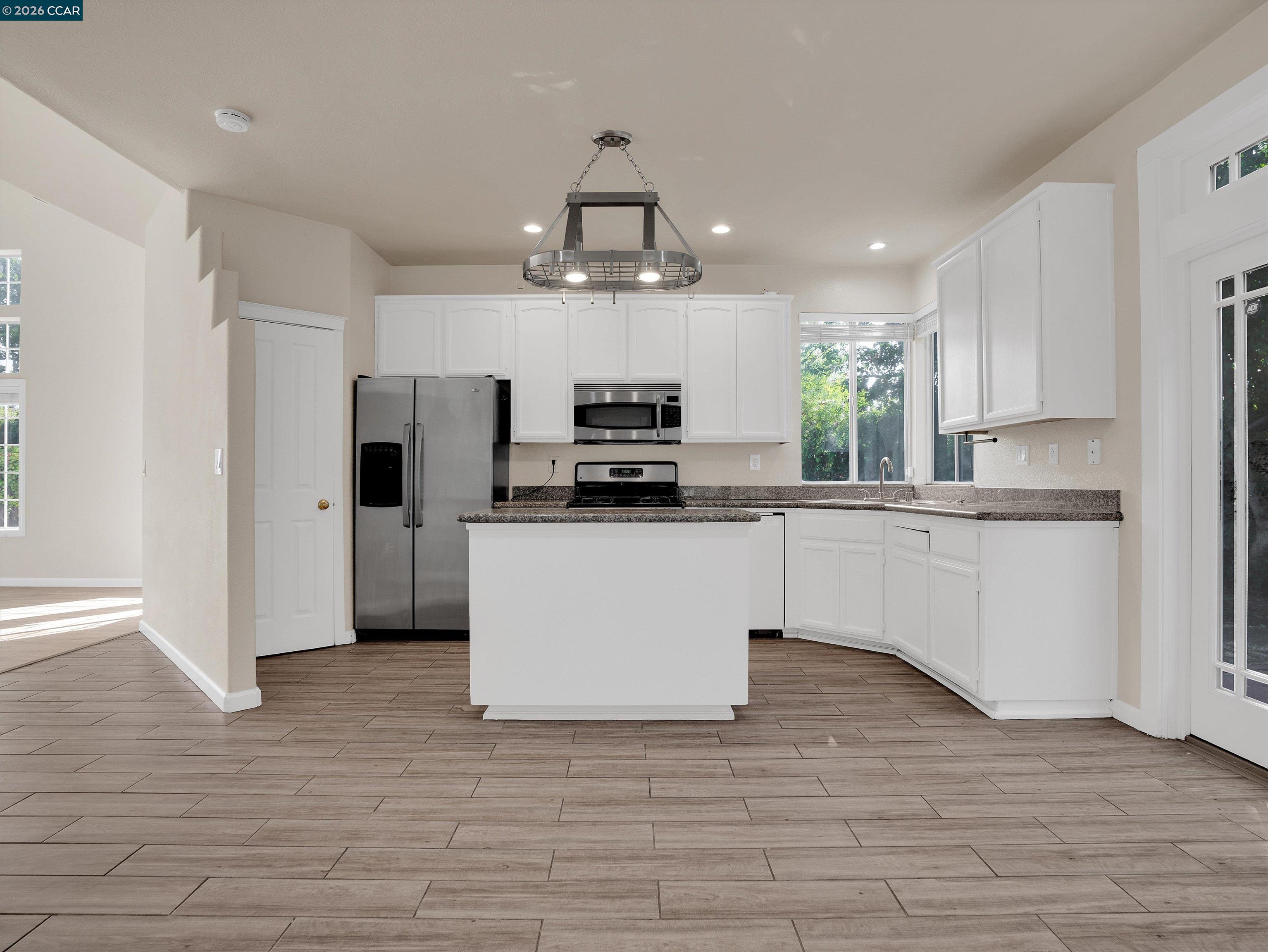 Detail Gallery Image 9 of 33 For 1015 Dellwood Ct, Brentwood,  CA 94513 - 3 Beds | 2/1 Baths