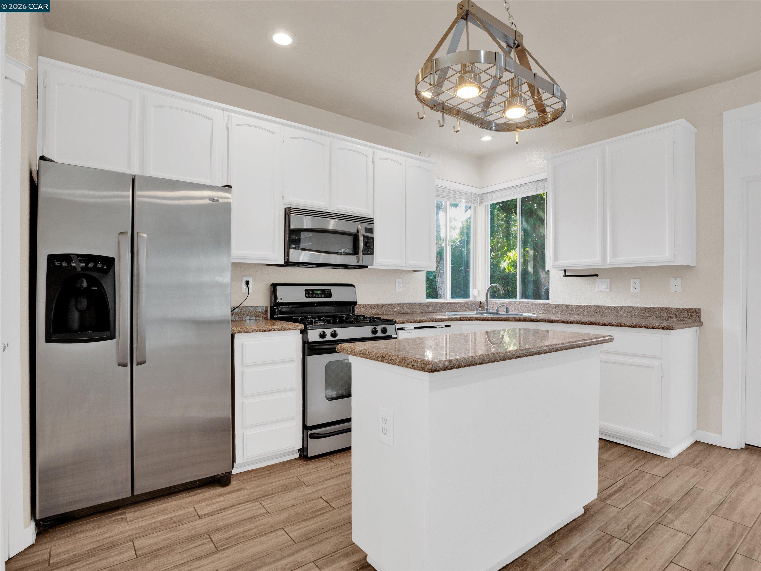 Detail Gallery Image 10 of 33 For 1015 Dellwood Ct, Brentwood,  CA 94513 - 3 Beds | 2/1 Baths